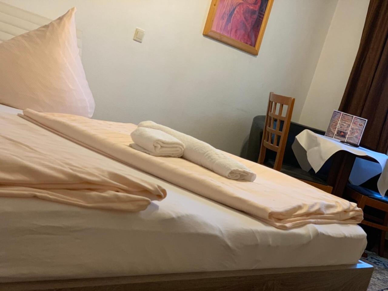 Deluxe Double or Twin Room - Photo 2