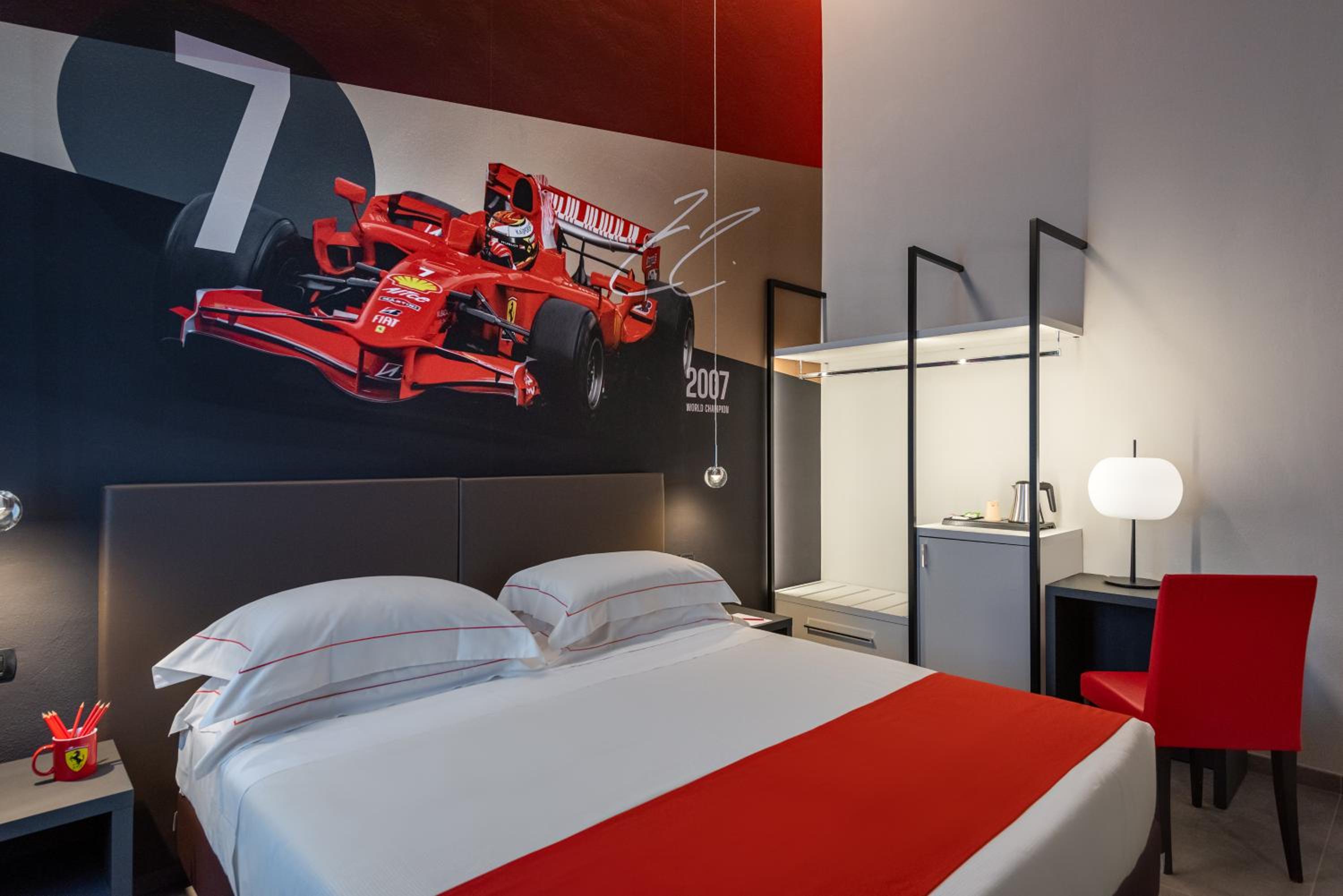 Deluxe Double or Twin Room - Photo 12
