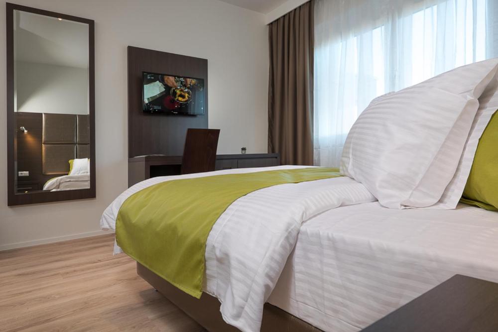 Business Single Room