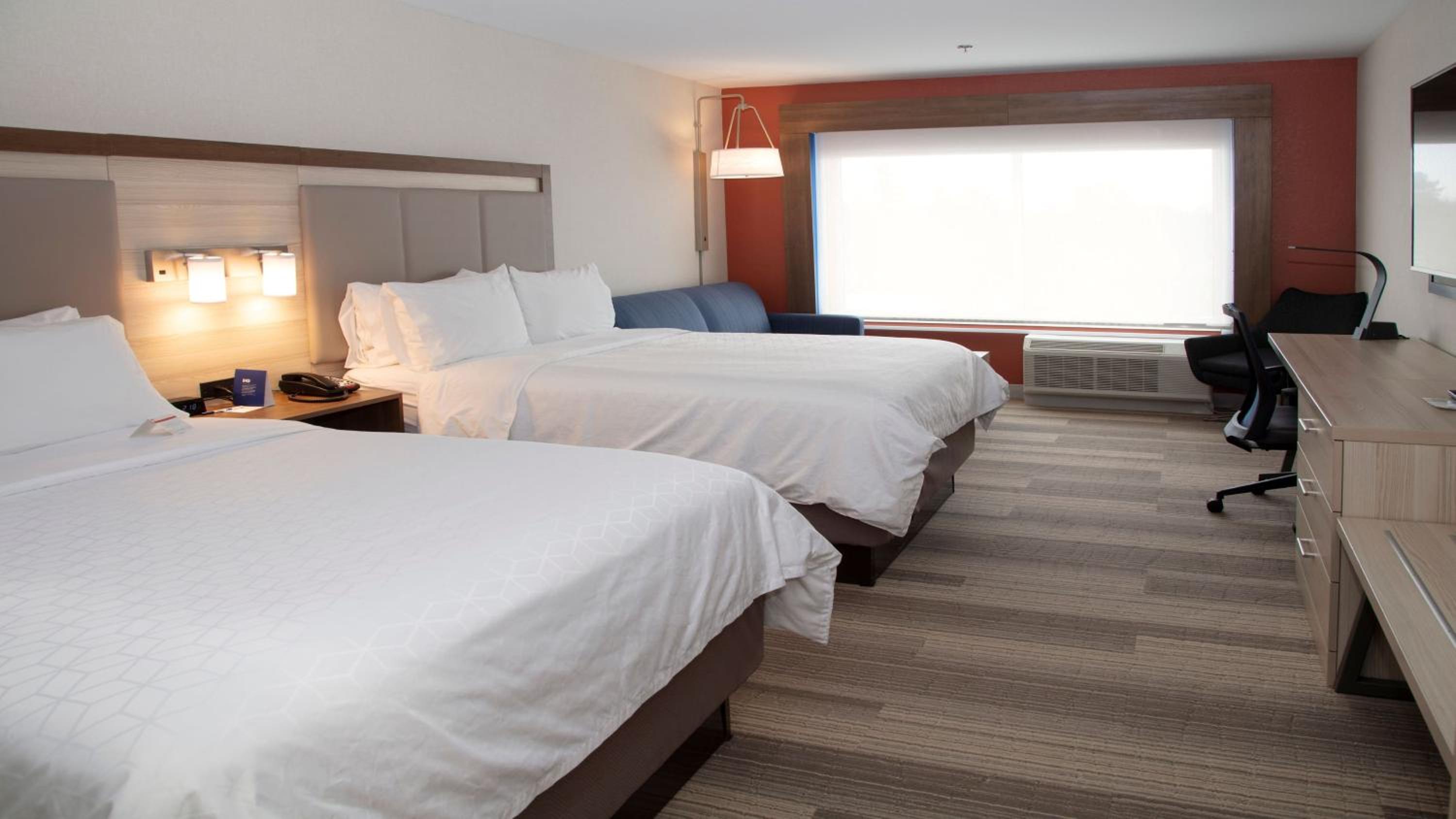 Queen Suite with Two Queen Beds