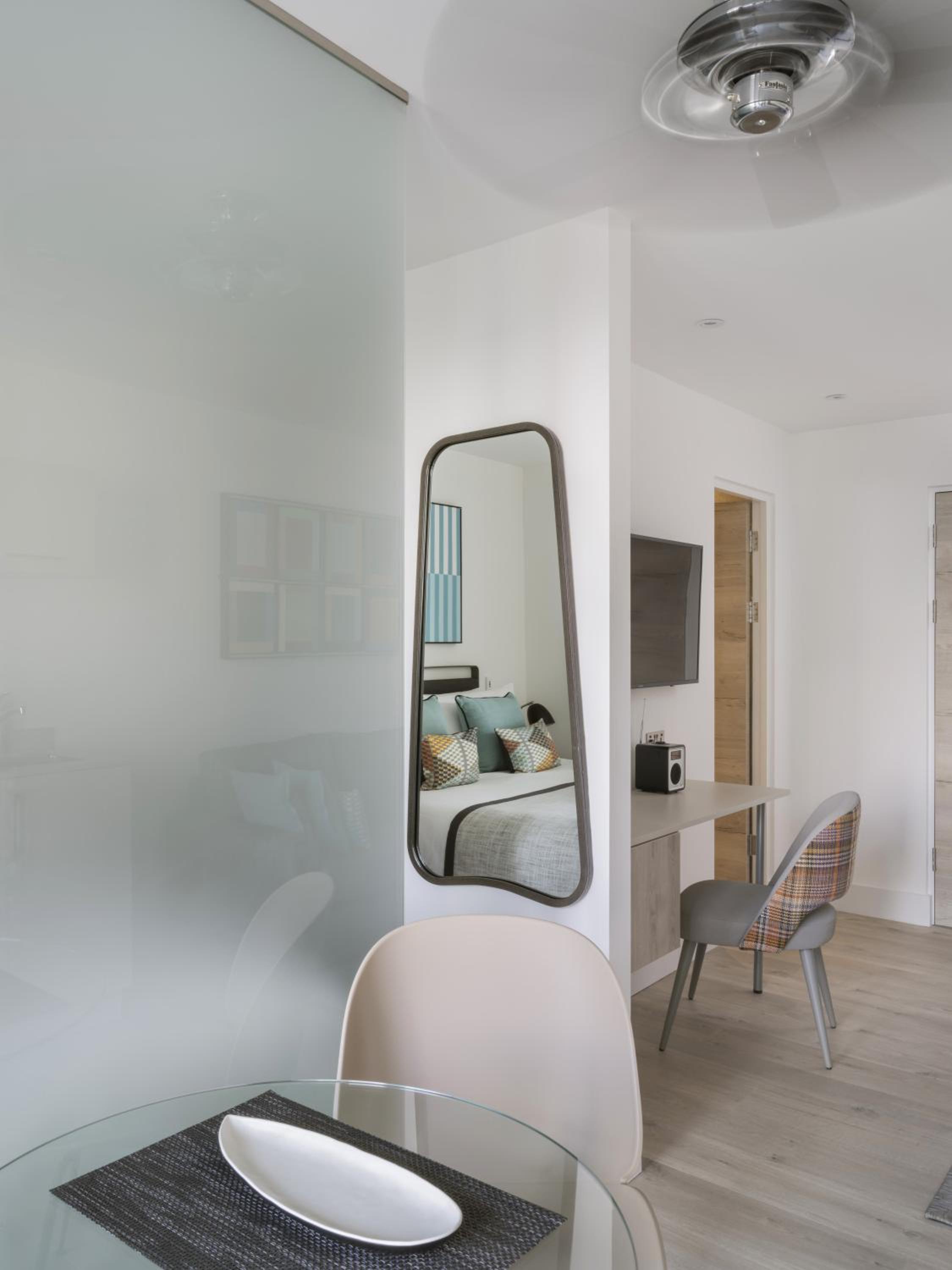 Studio Suite - Photo 1