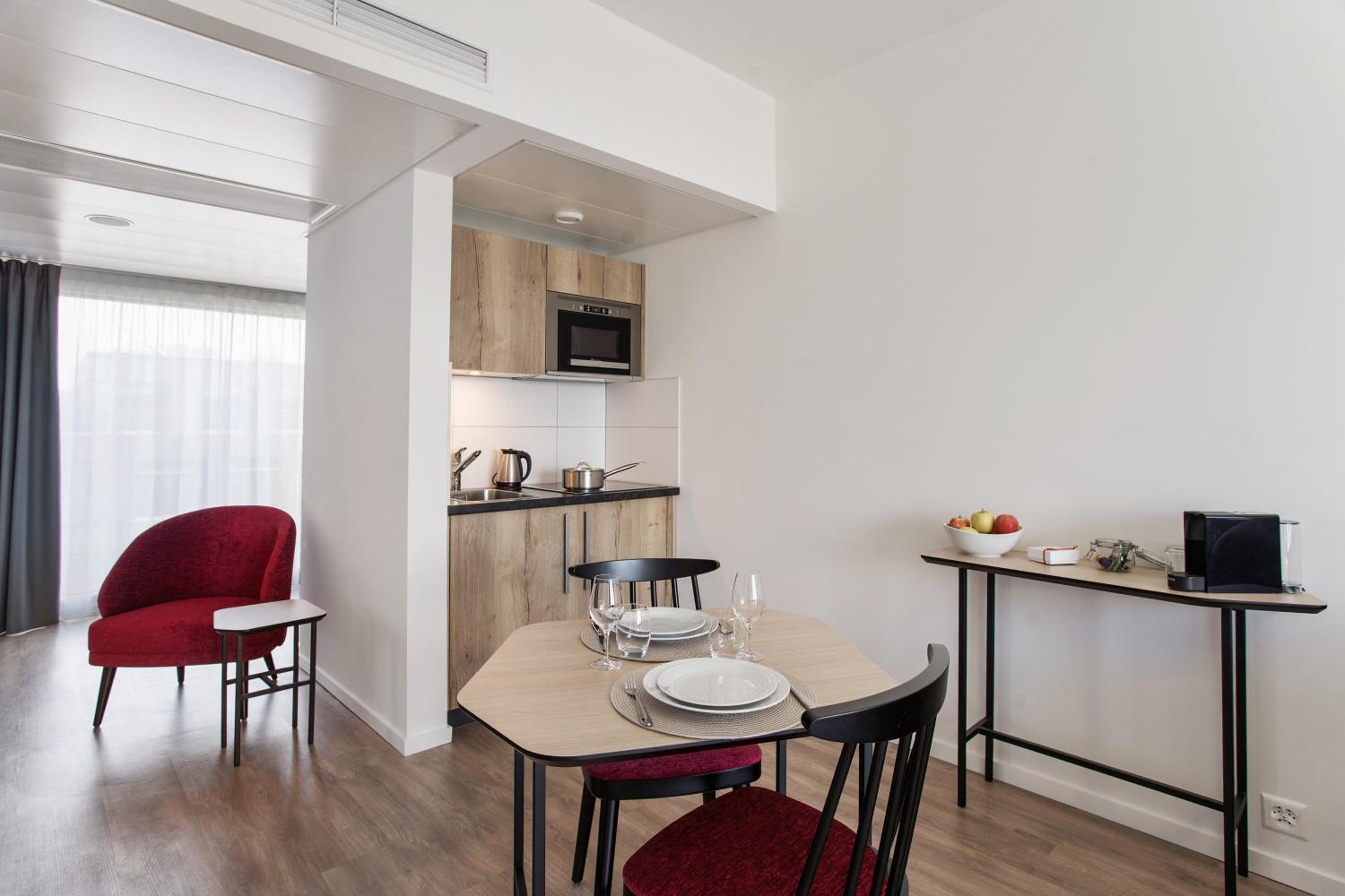 One-Bedroom Apartment - Photo 7