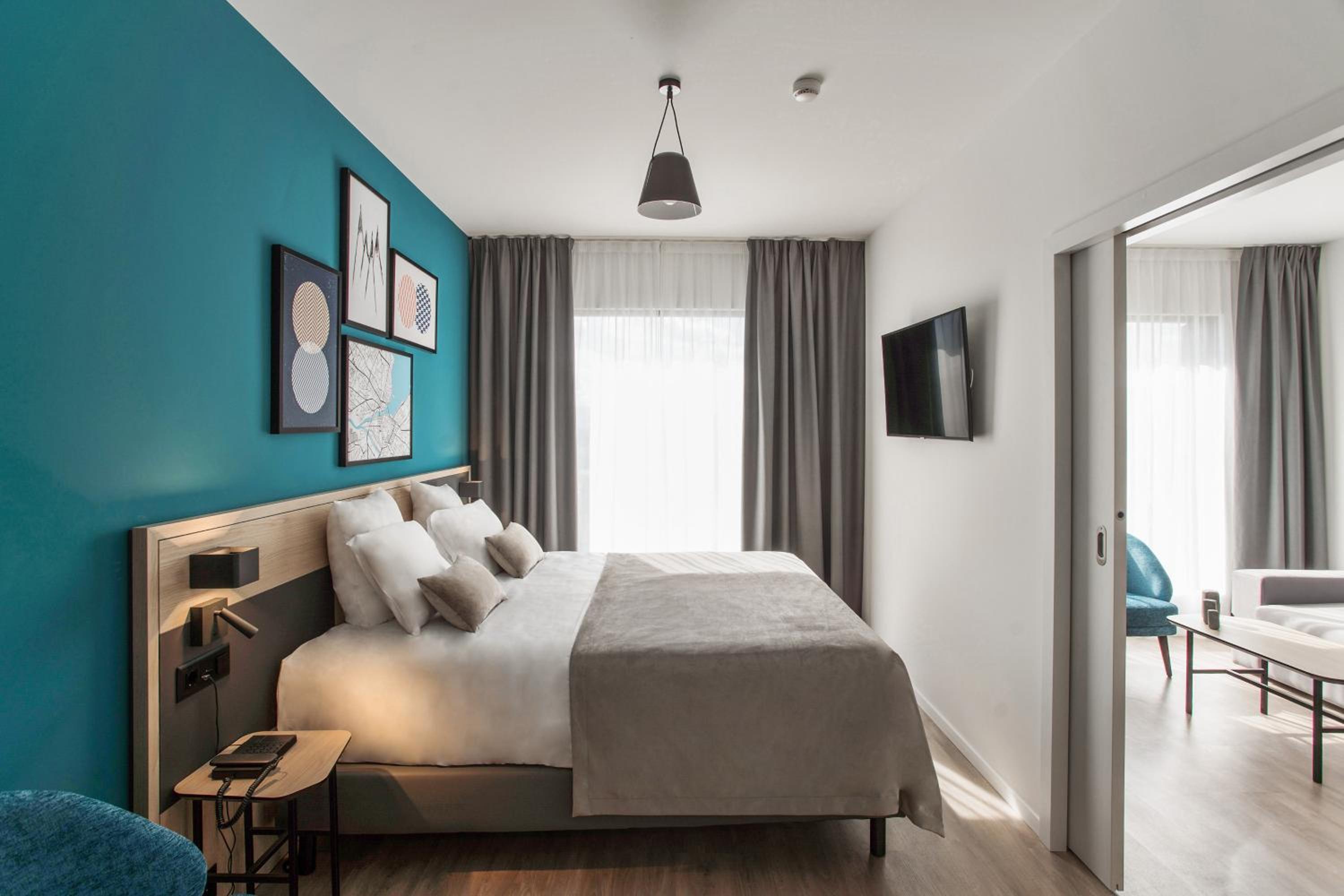One-Bedroom Apartment - Photo 1