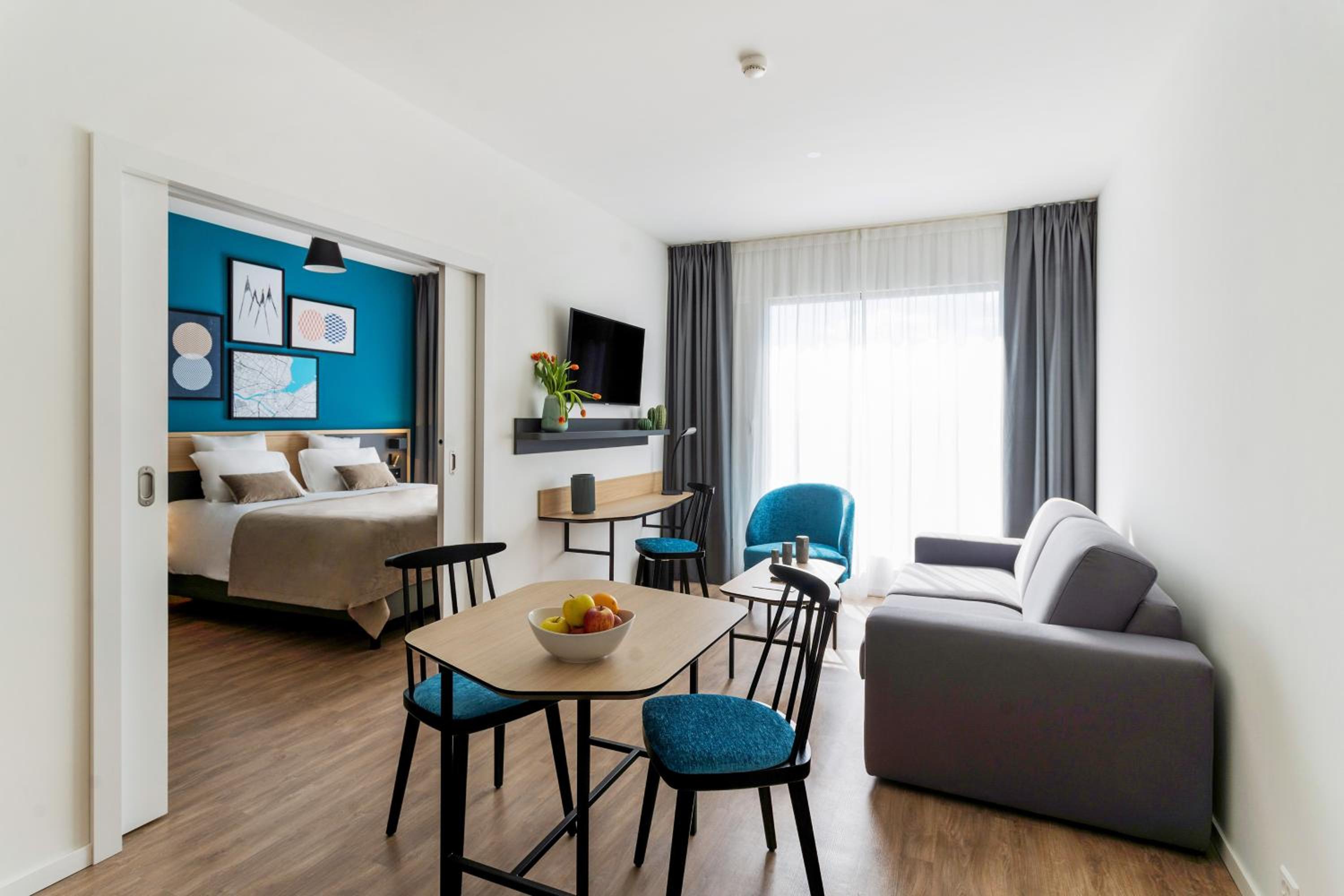 One-Bedroom Apartment - Photo 6