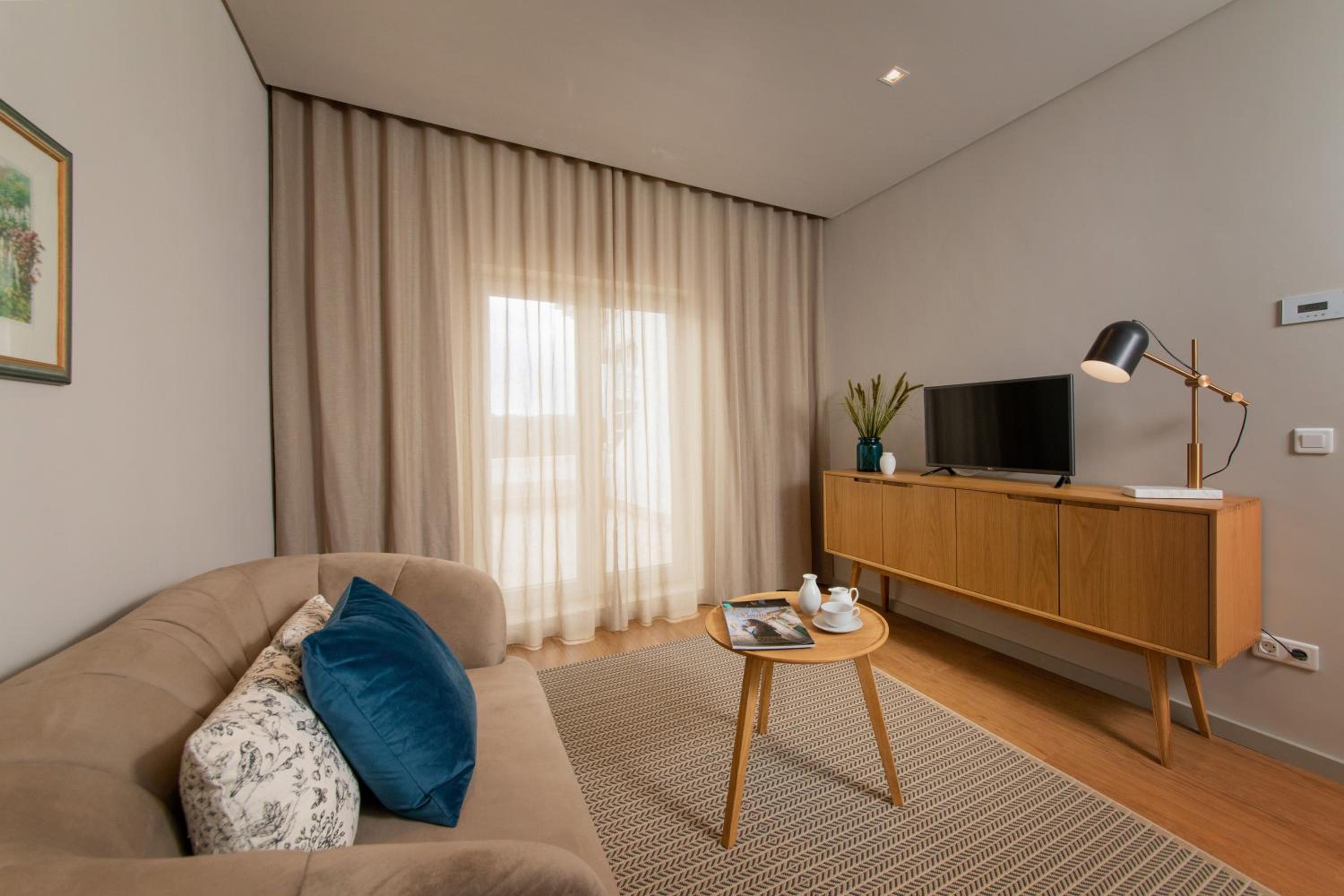 Suite - Photo 5