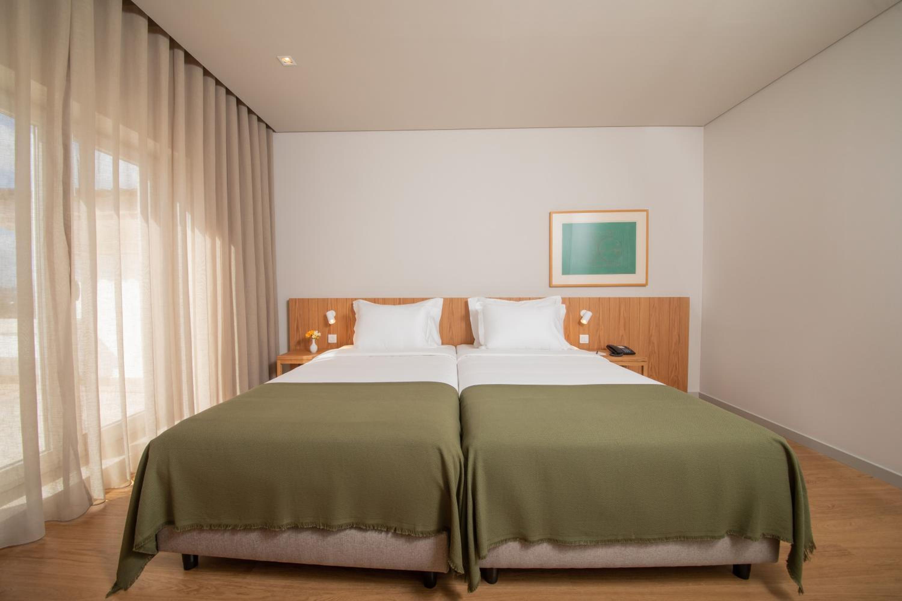 Twin Room - Photo 2