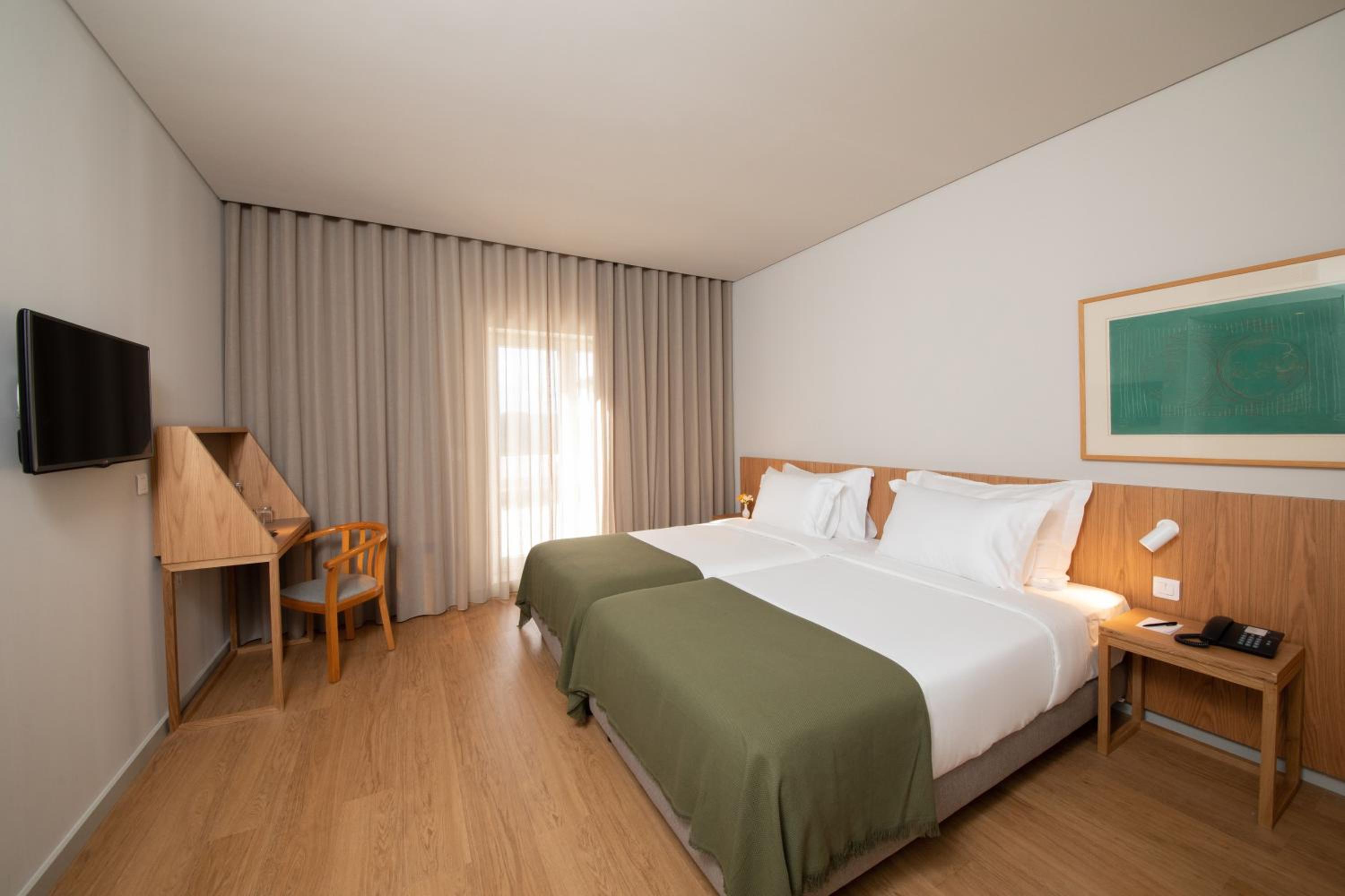 Twin Room - Photo 7