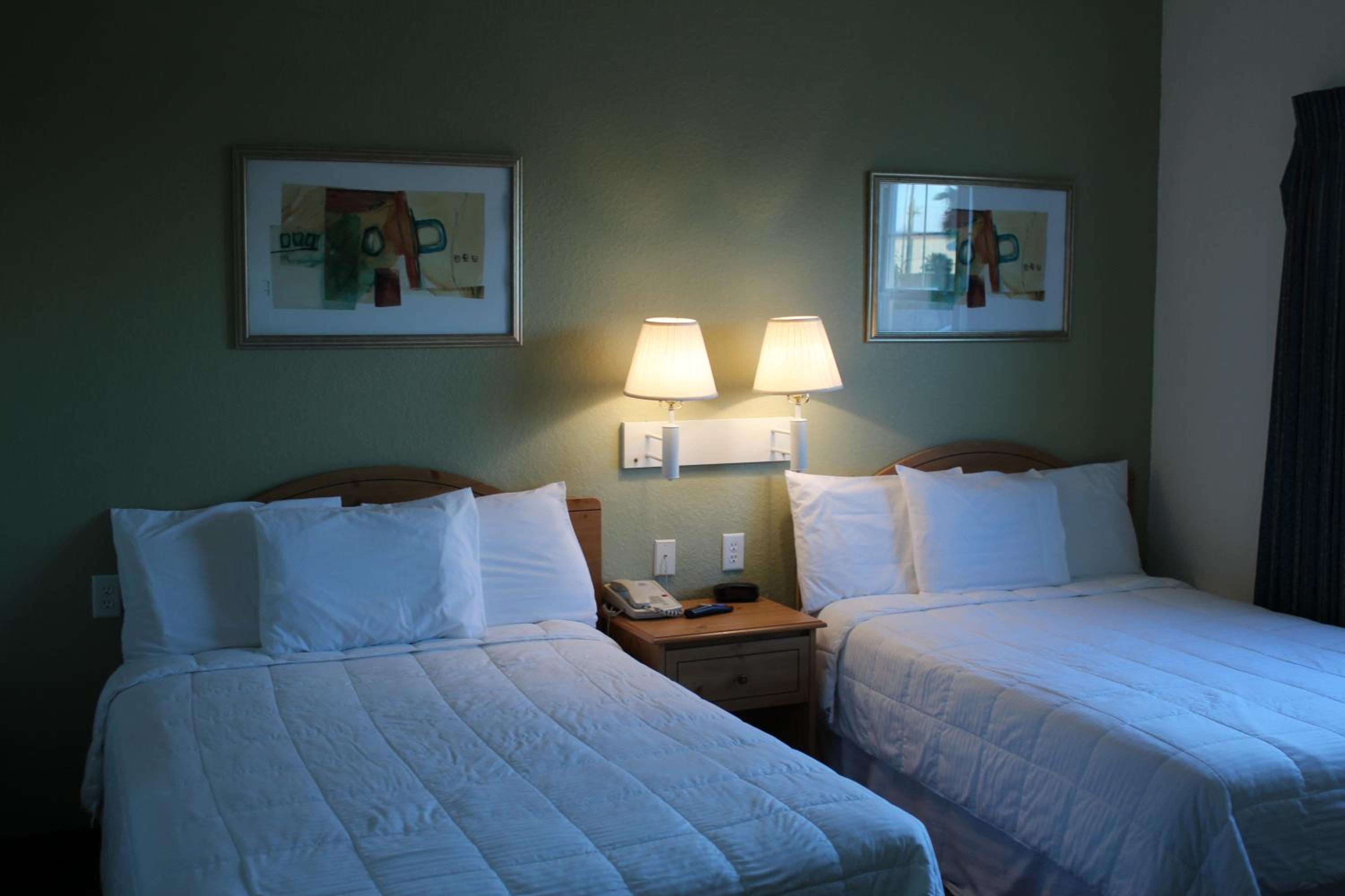 Deluxe Studio with Two Double Beds - Photo 4