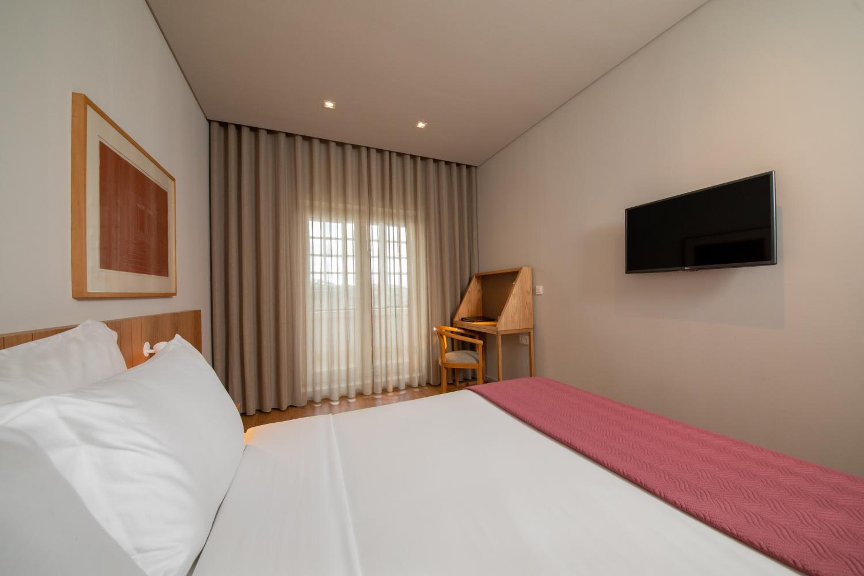 Double Room (double bed) - Photo 5