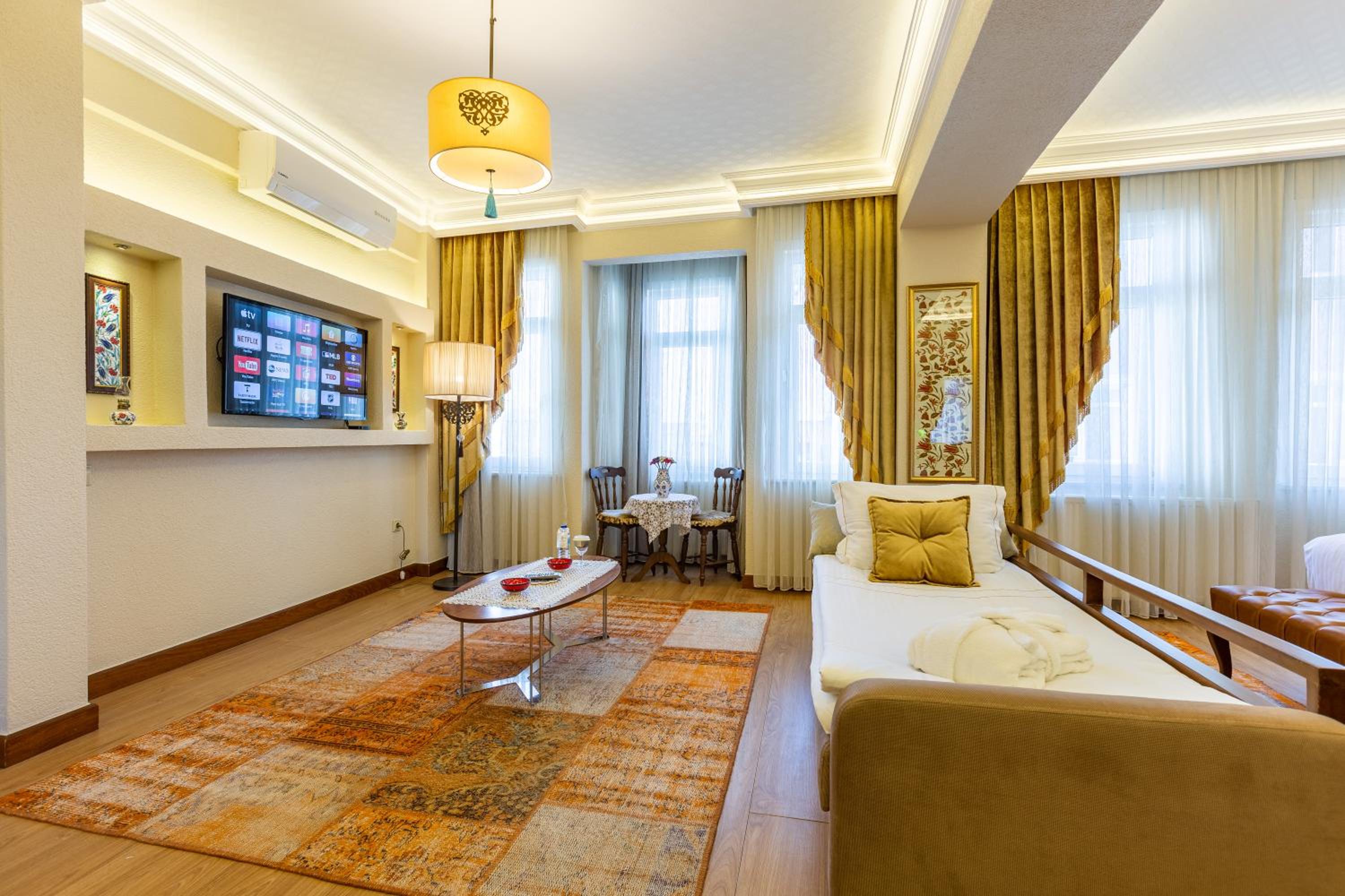 Deluxe Triple Room with Private Hammam photo 2
