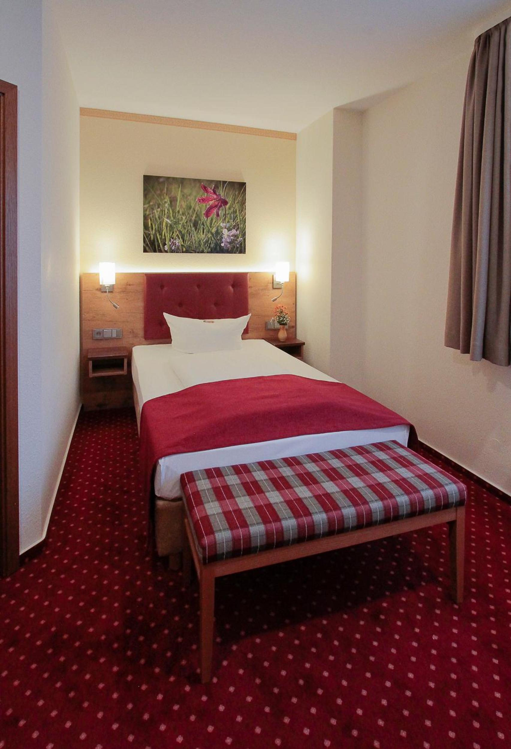 Single Room photo 2