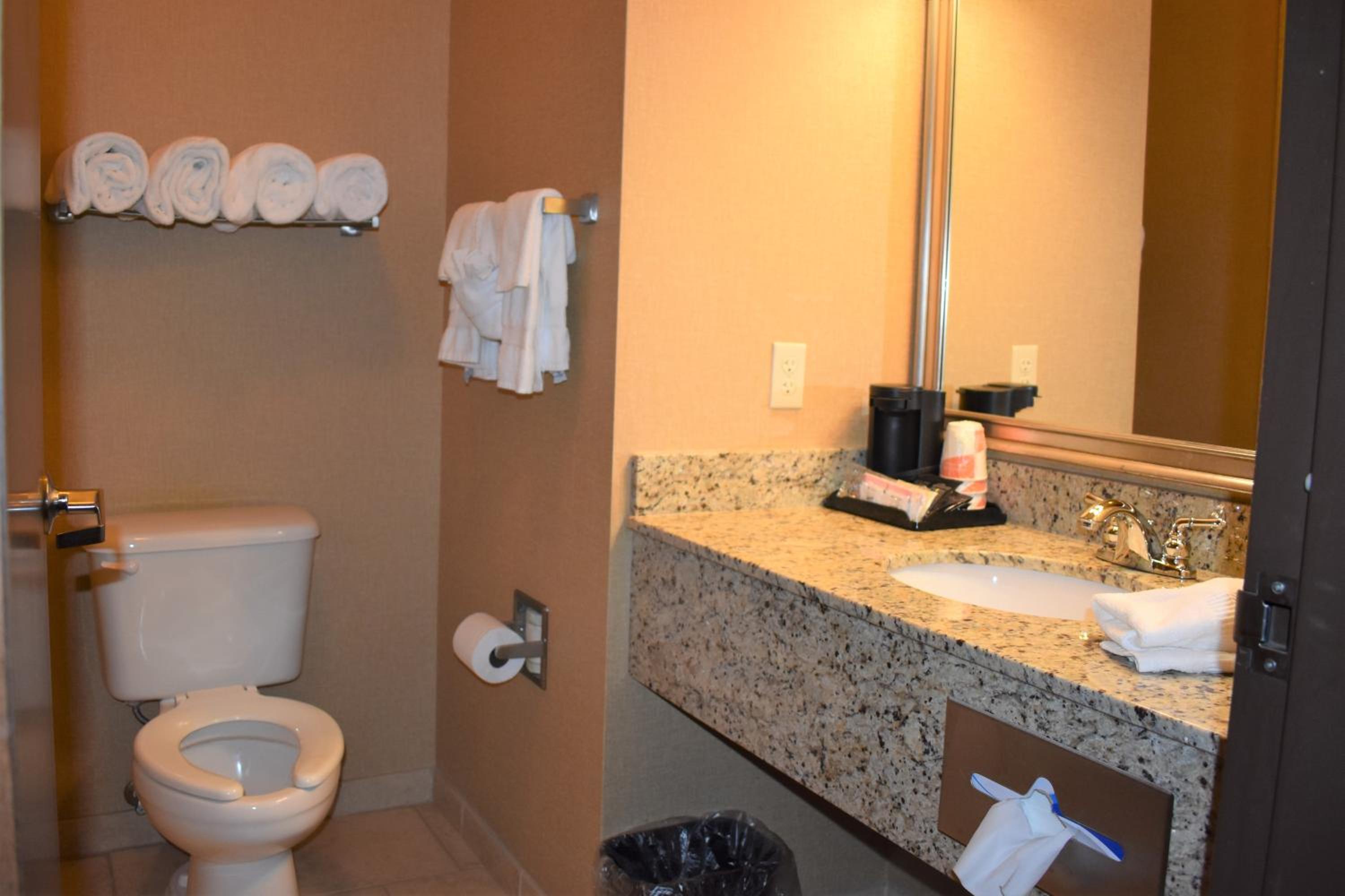 King Room - Non-Smoking - Photo 4