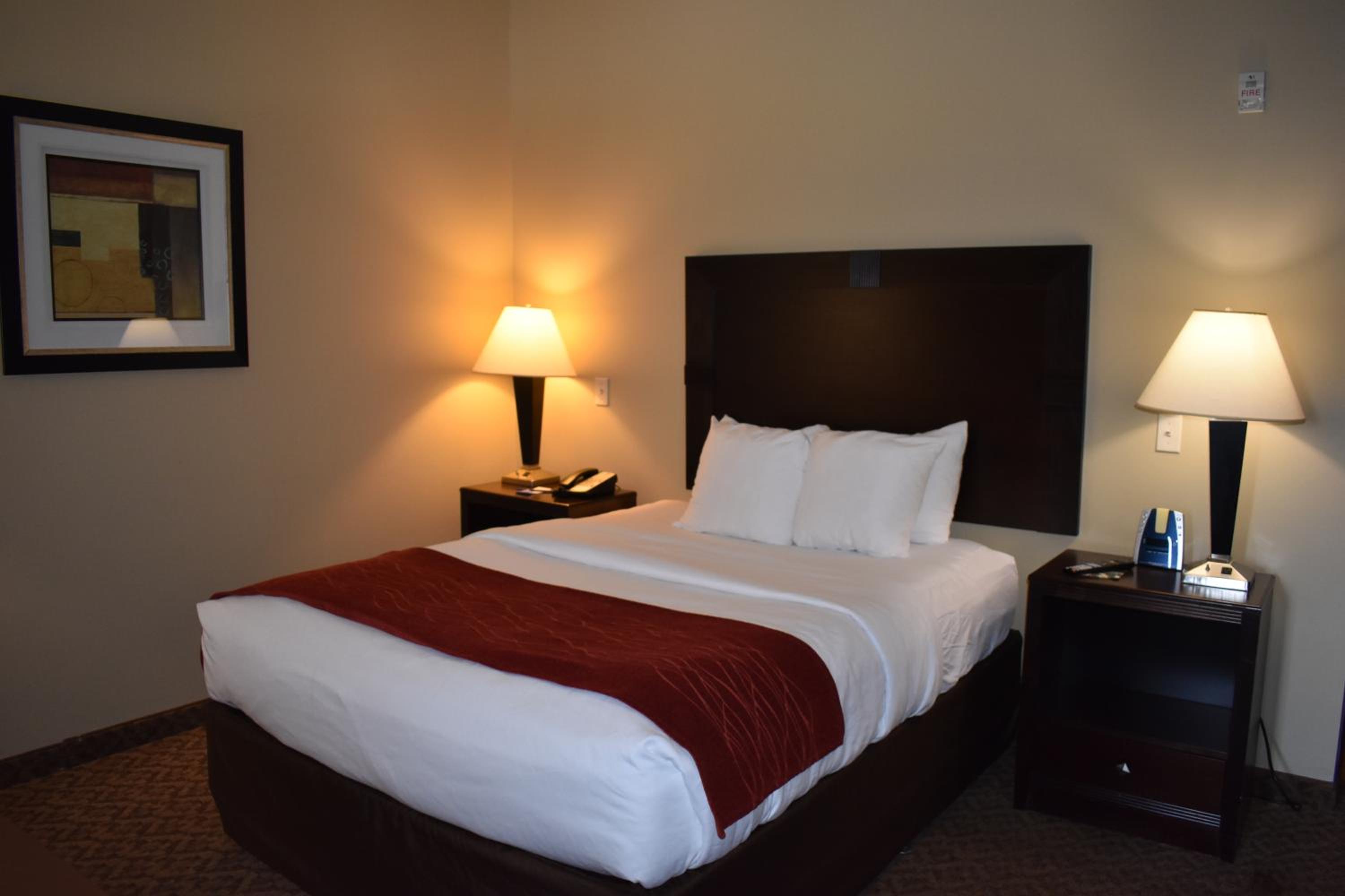 Quen Suite - Accessible/Non-Smoking - Photo 1