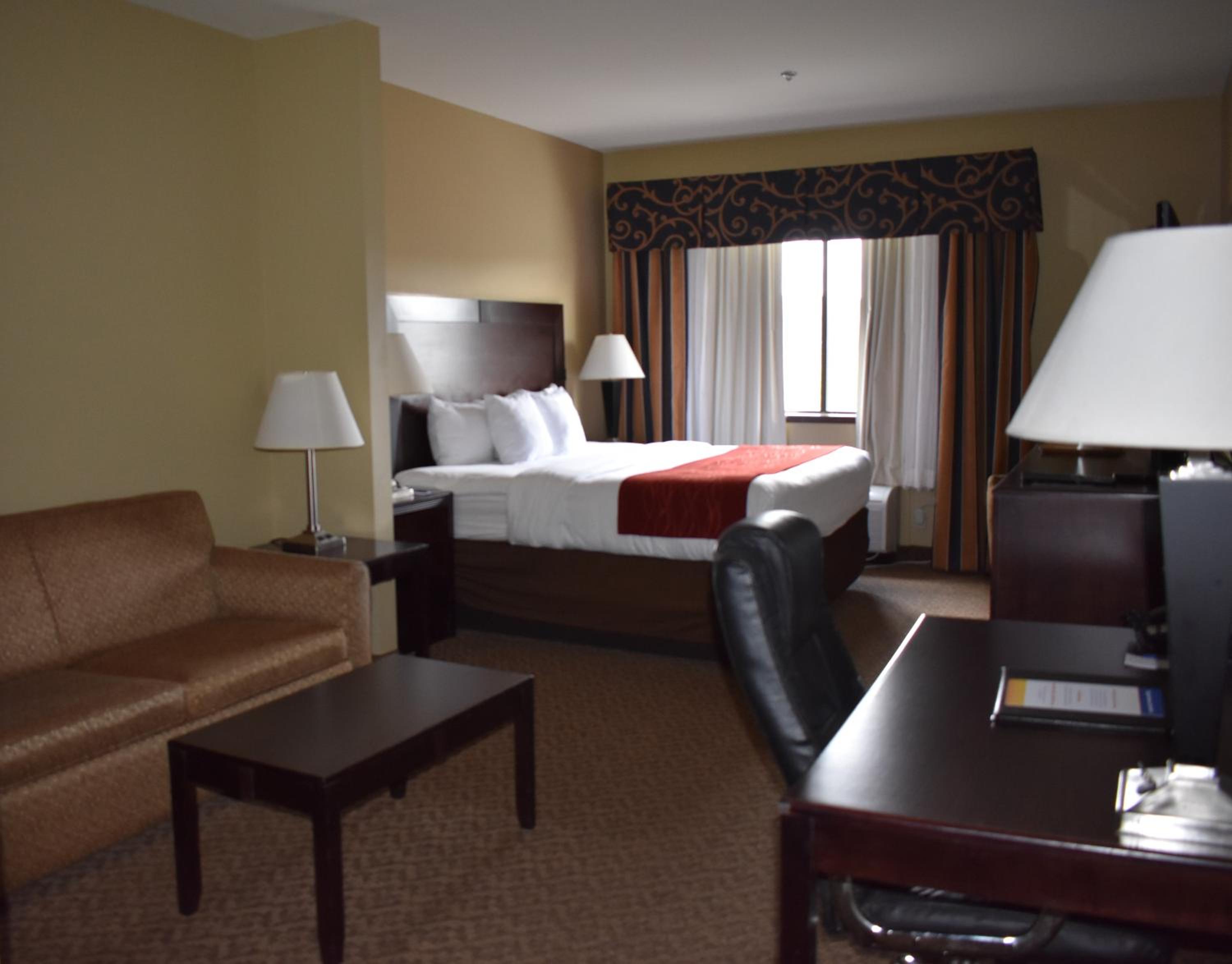 King Suite - Non-Smoking - Photo 1