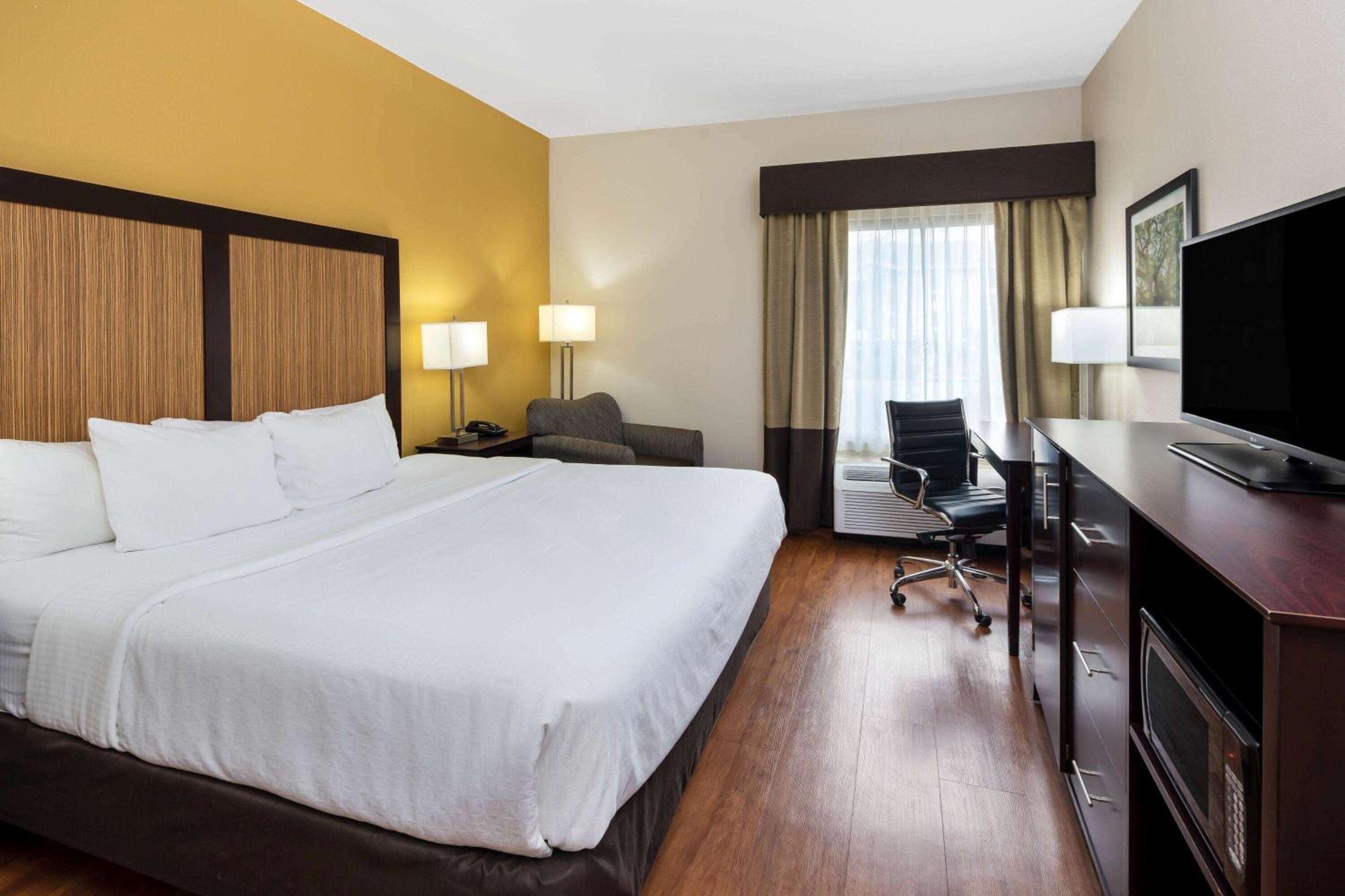 King Room - Mobility Access/Non-Smoking - Photo 1