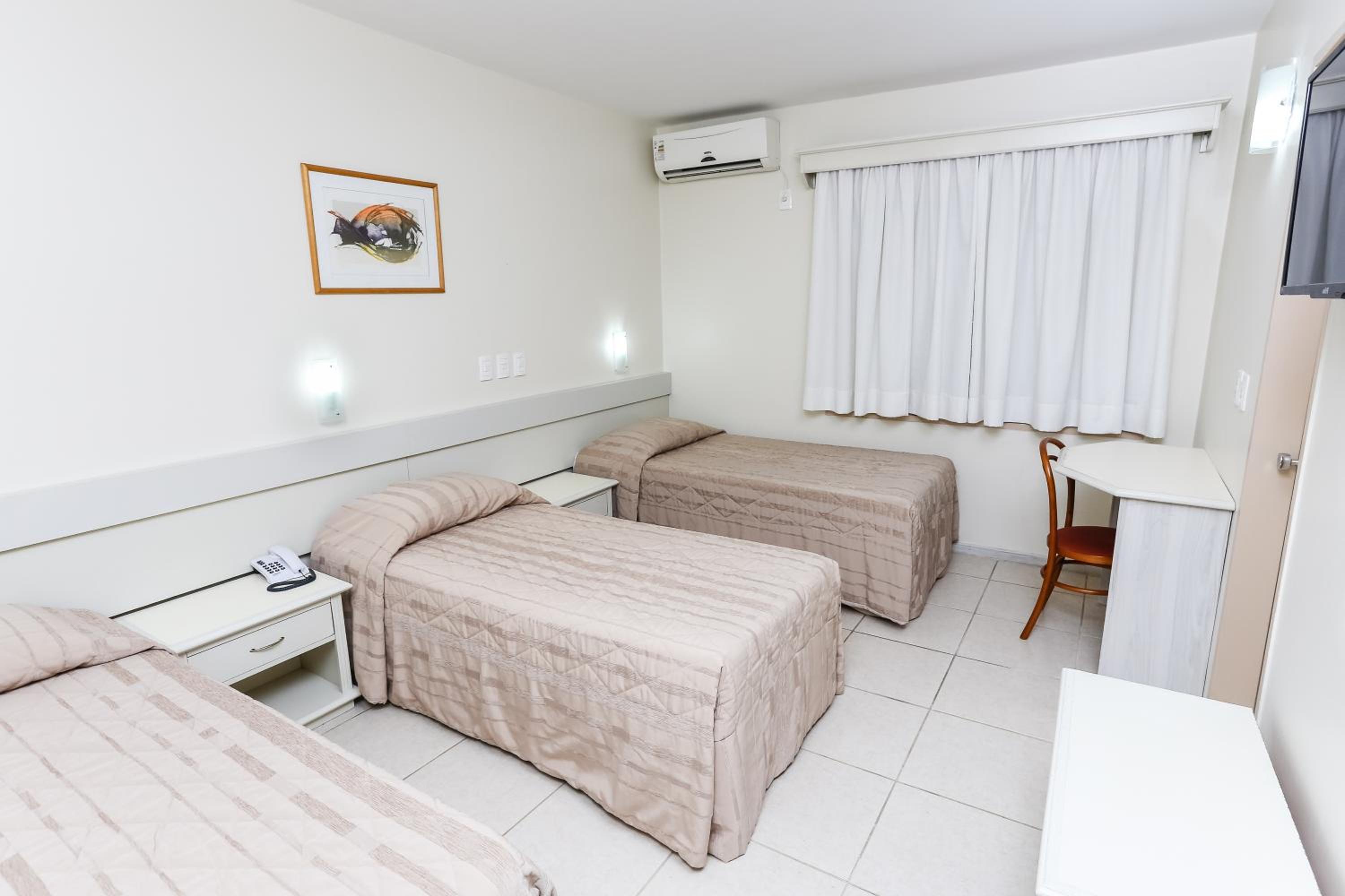 Standard Triple Room photo 2