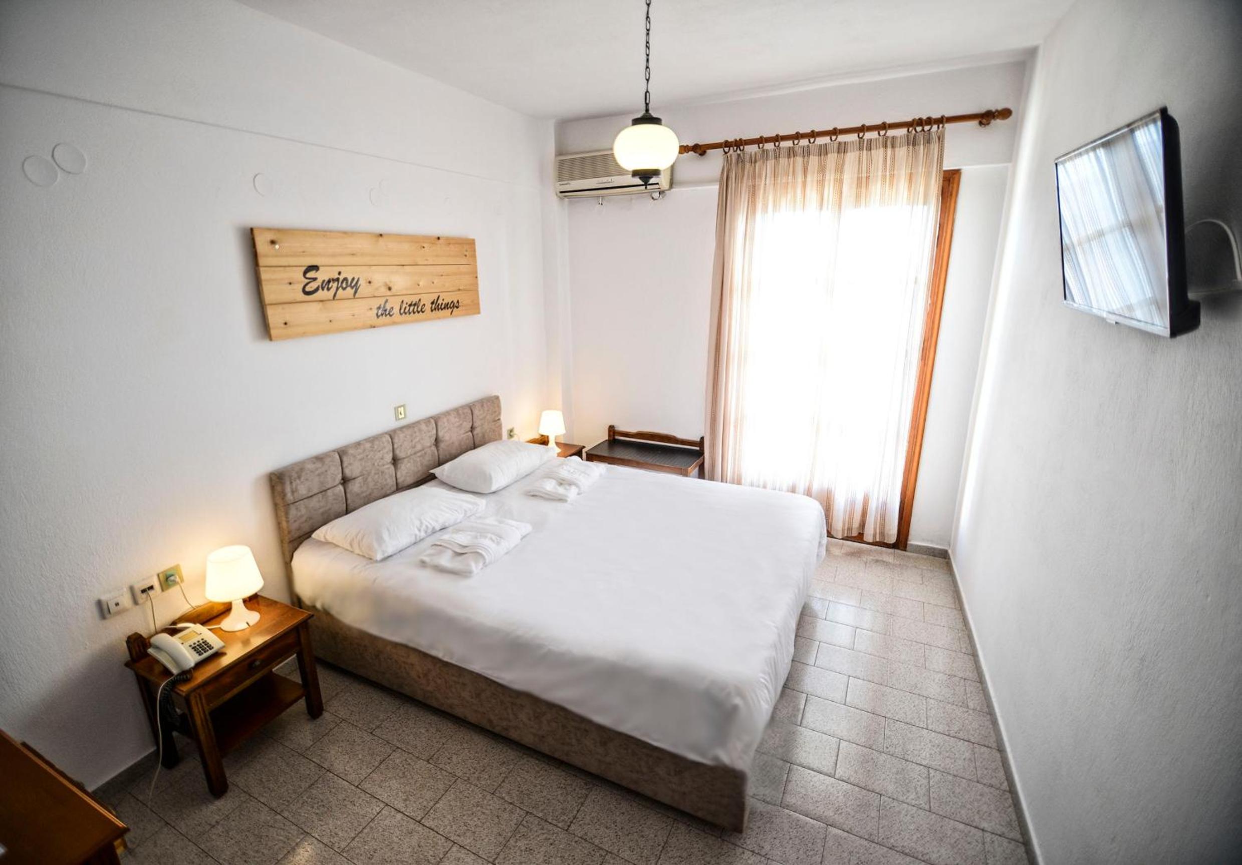 Double Room - Photo 10
