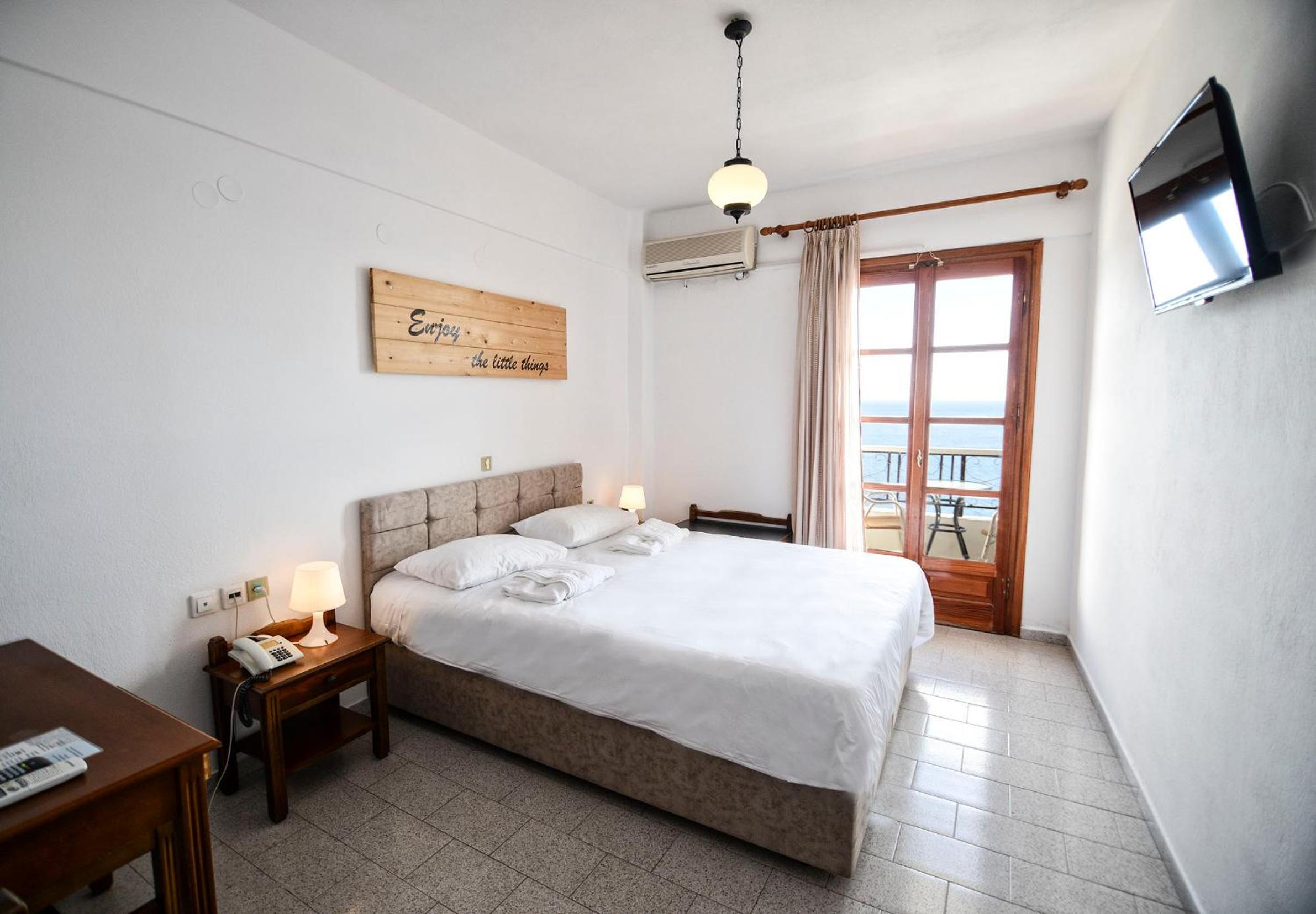 Double Room - Photo 9