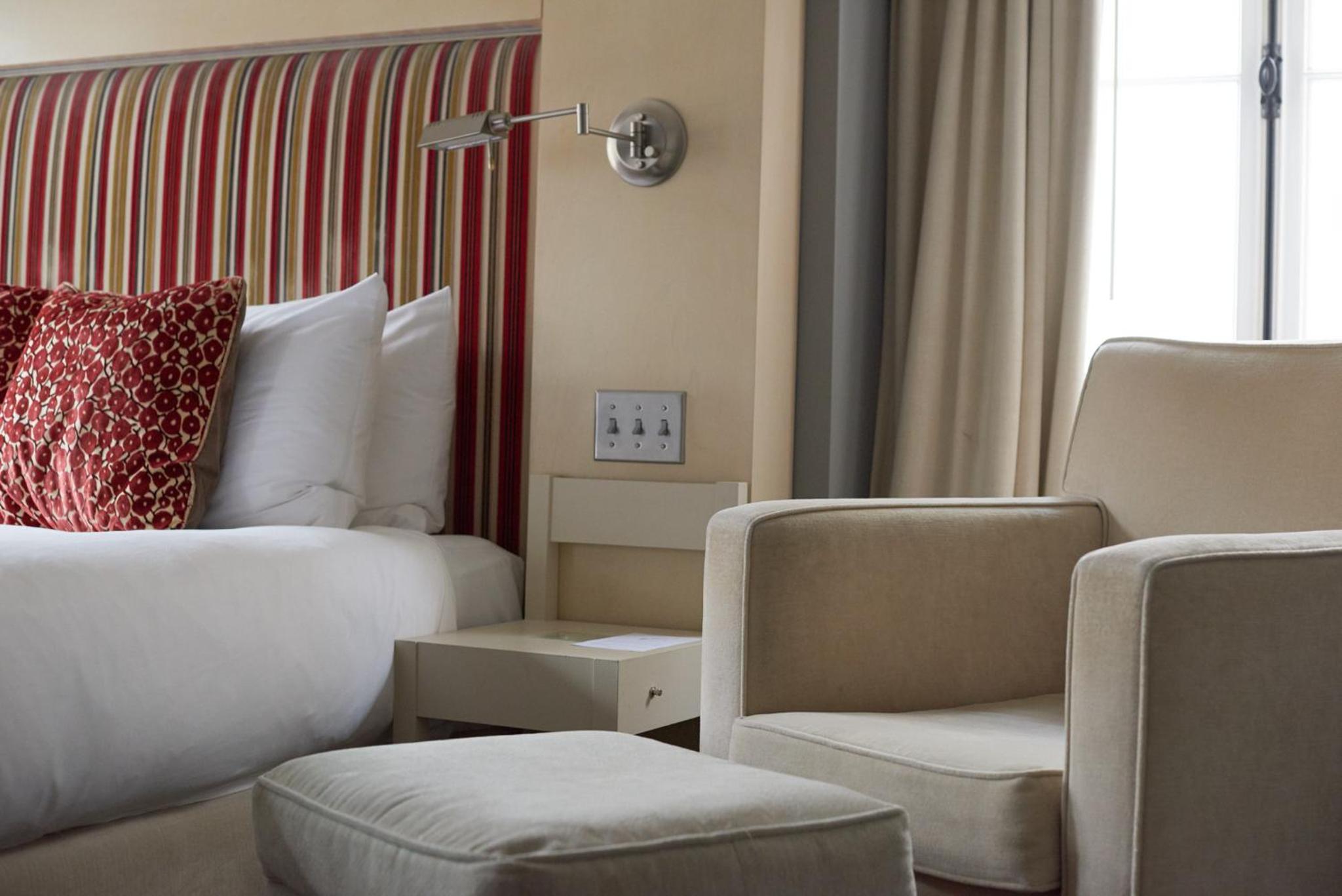 Comfort Queen Room - Photo 1