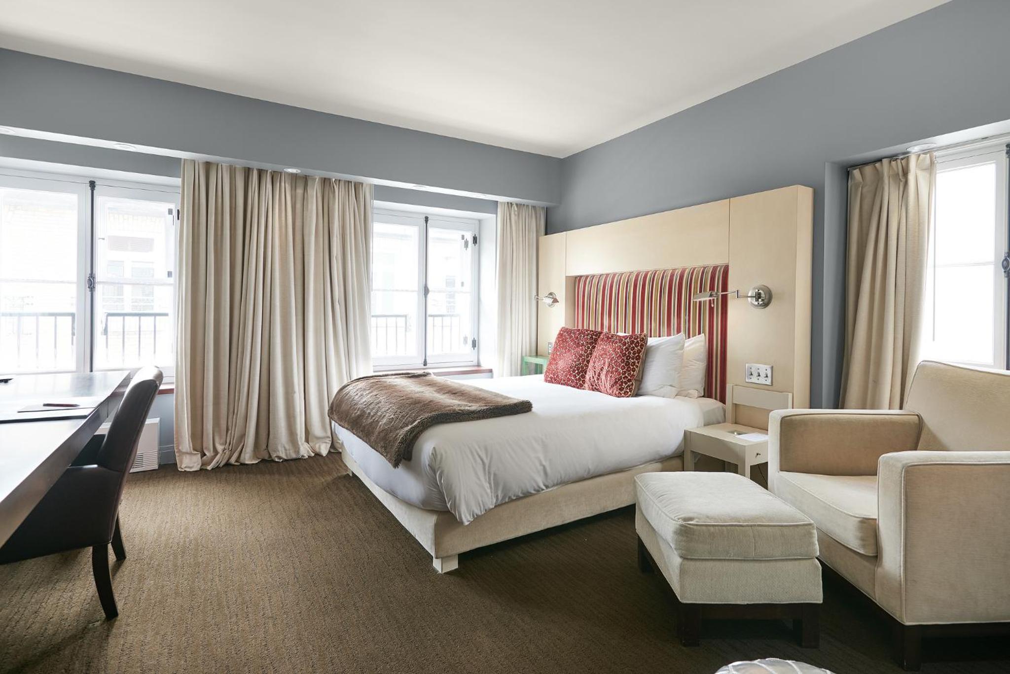 Comfort Queen Room - Photo 2