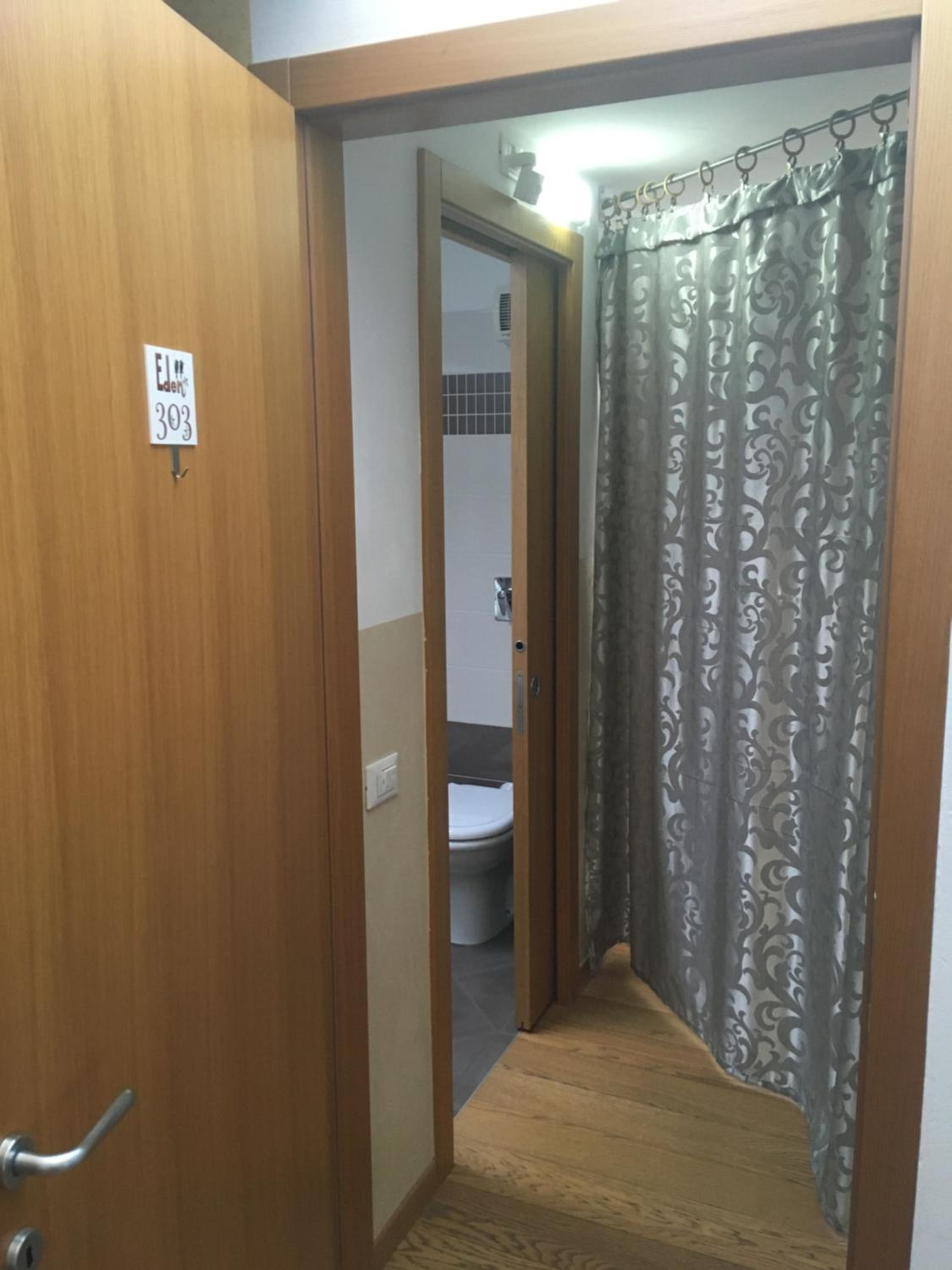 Quadruple Room with Bathroom - Photo 15