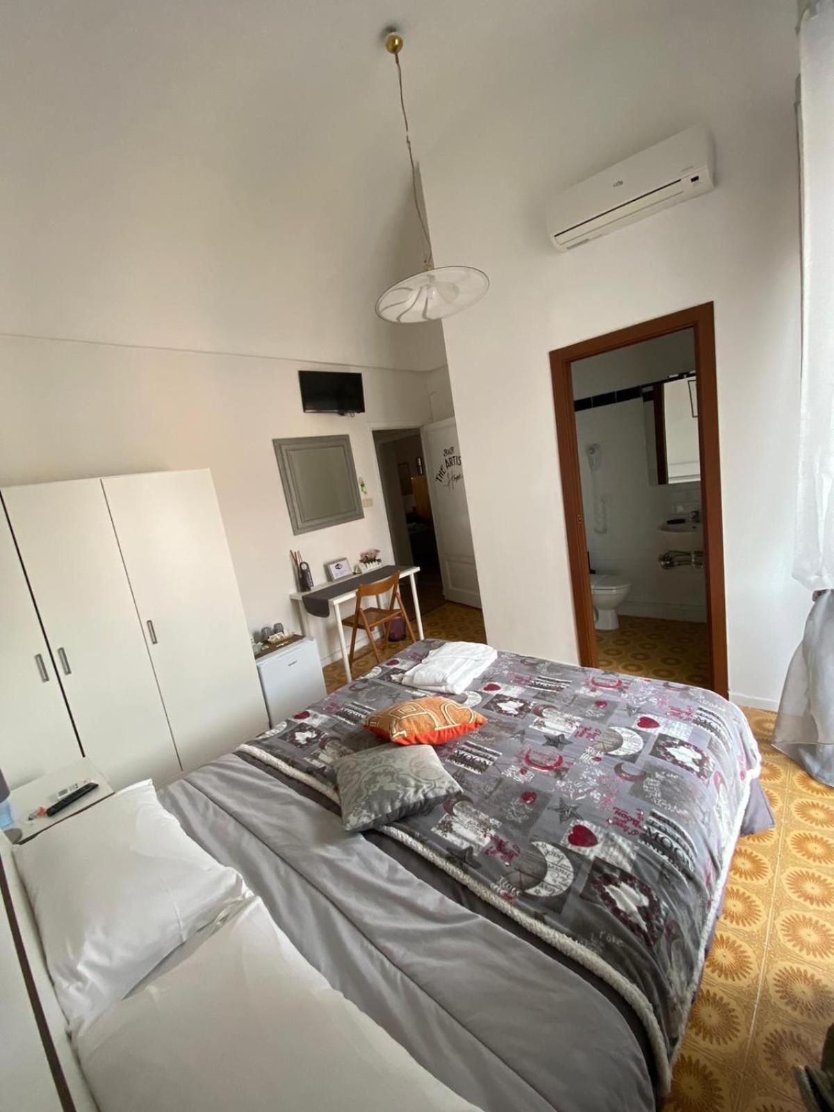 Camera Matrimoniale con balcone con bagno privato