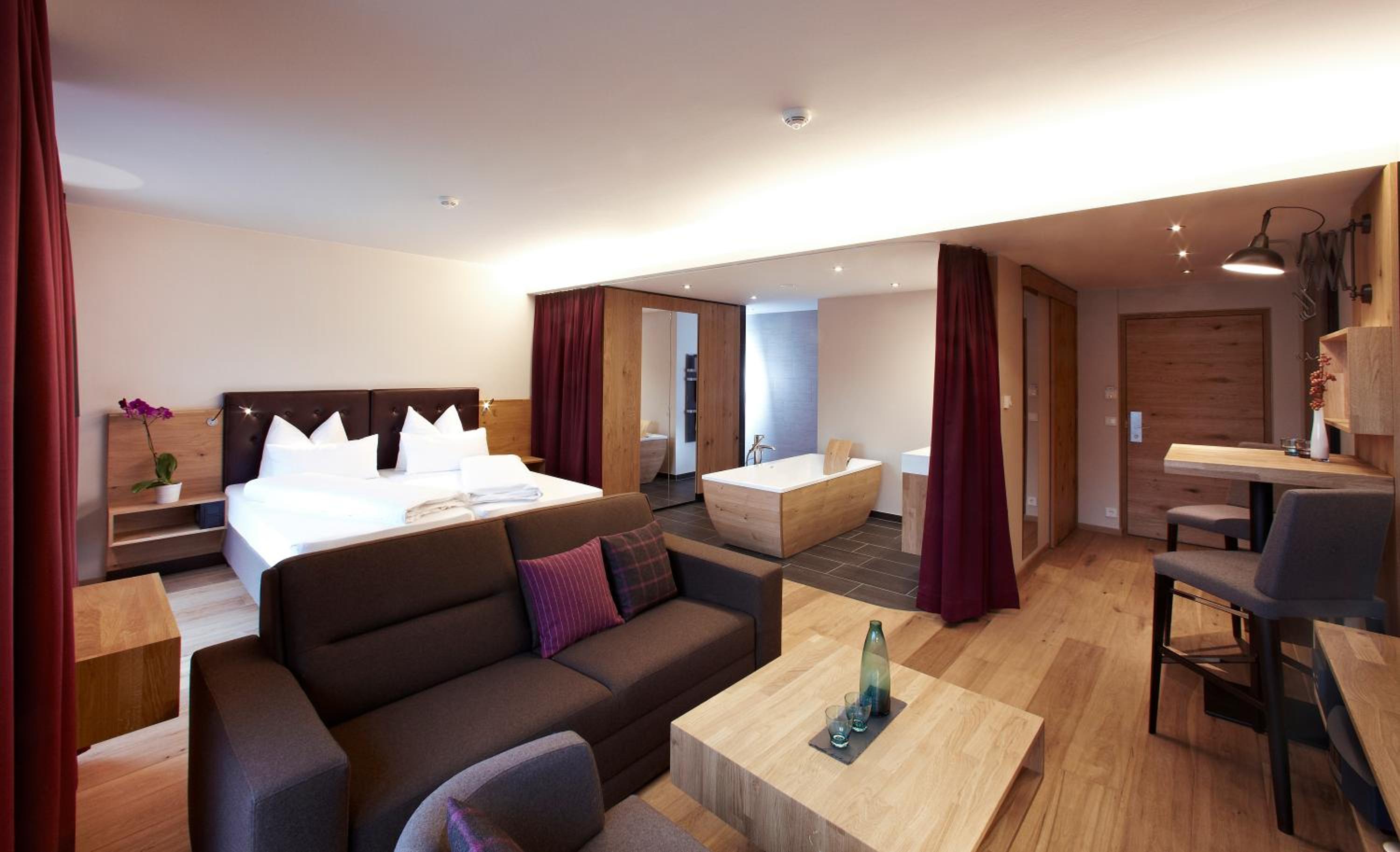 Honeymoon Suite photo 1