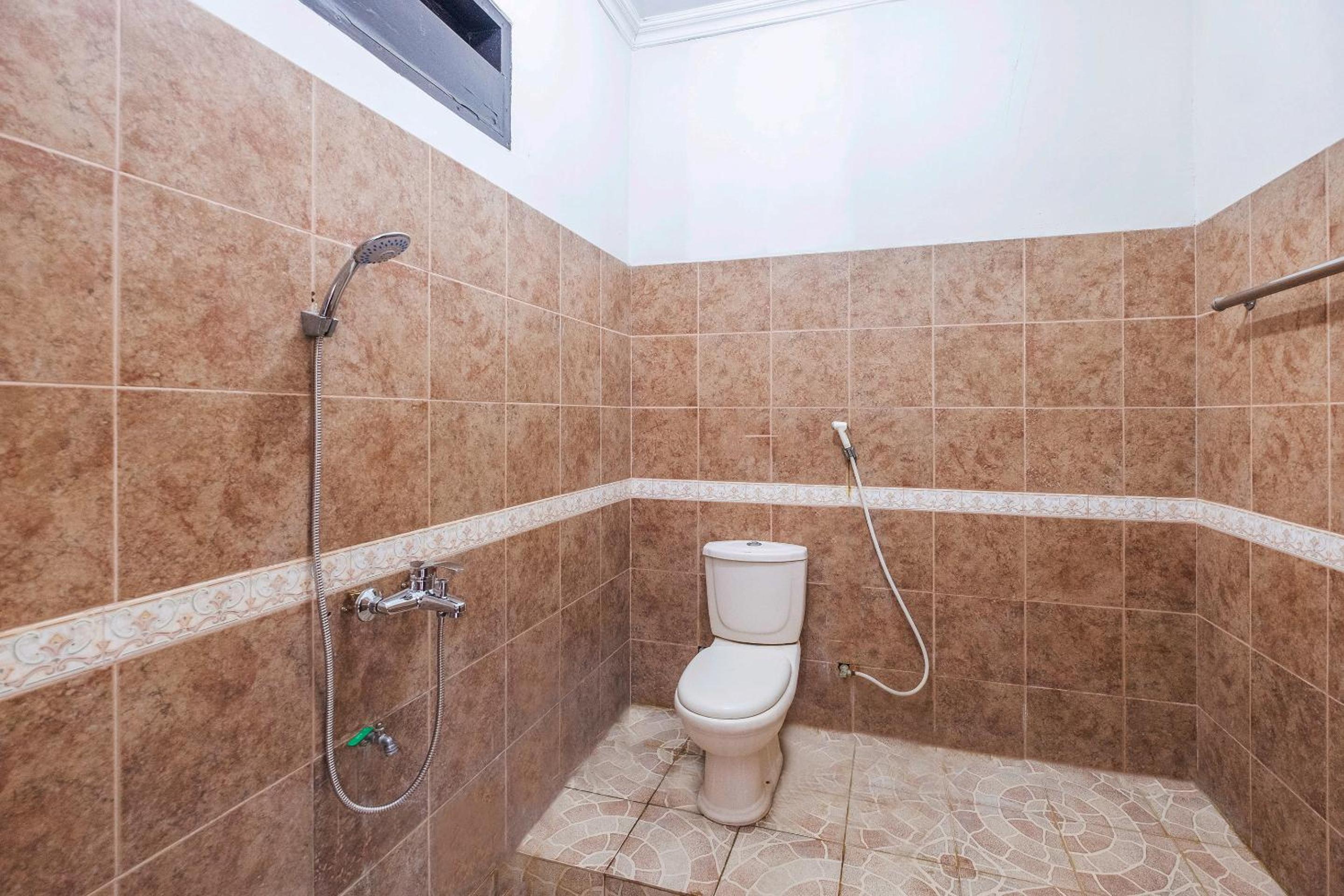 Standard Double Room - Photo 7