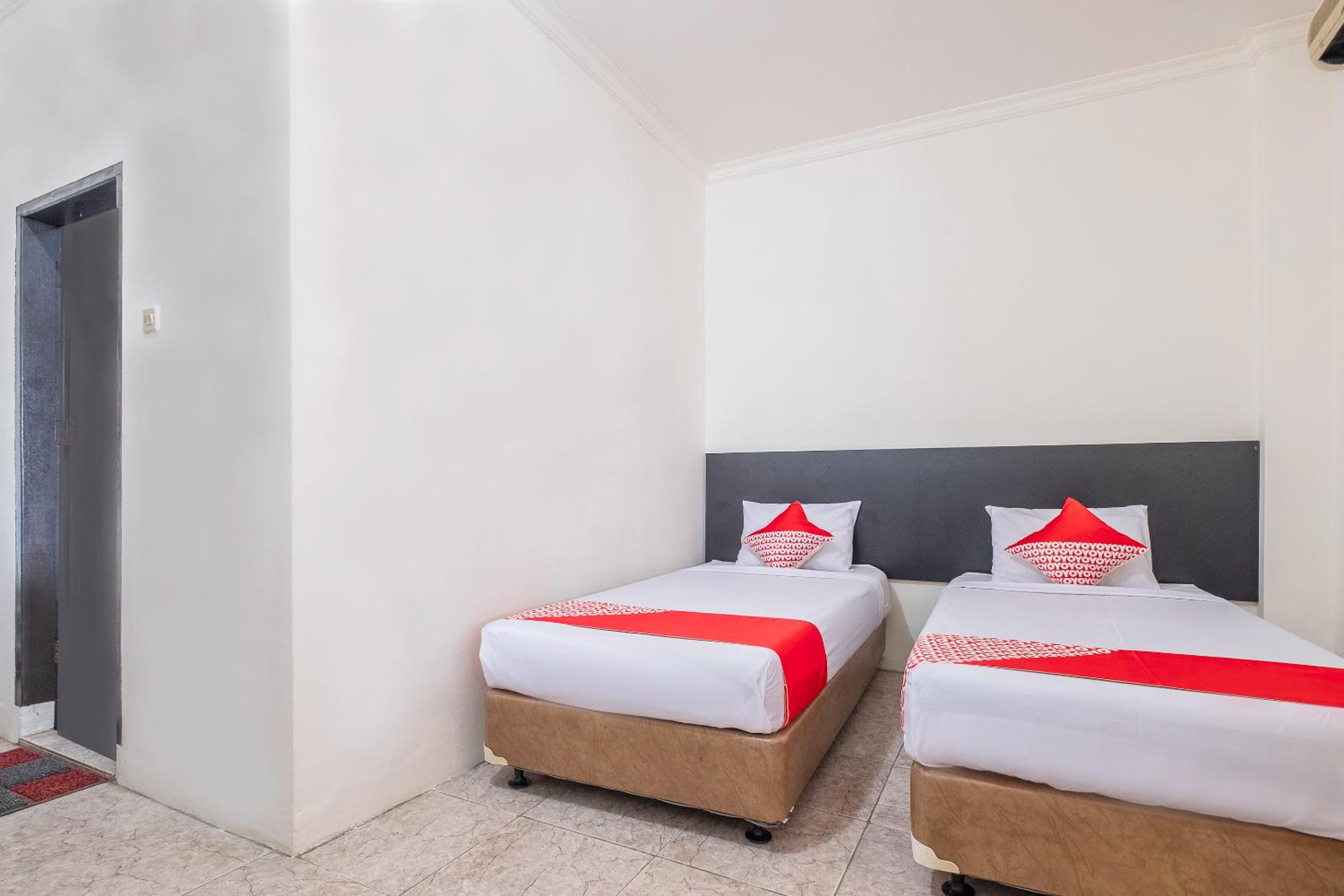 Standard Twin Room - Photo 6