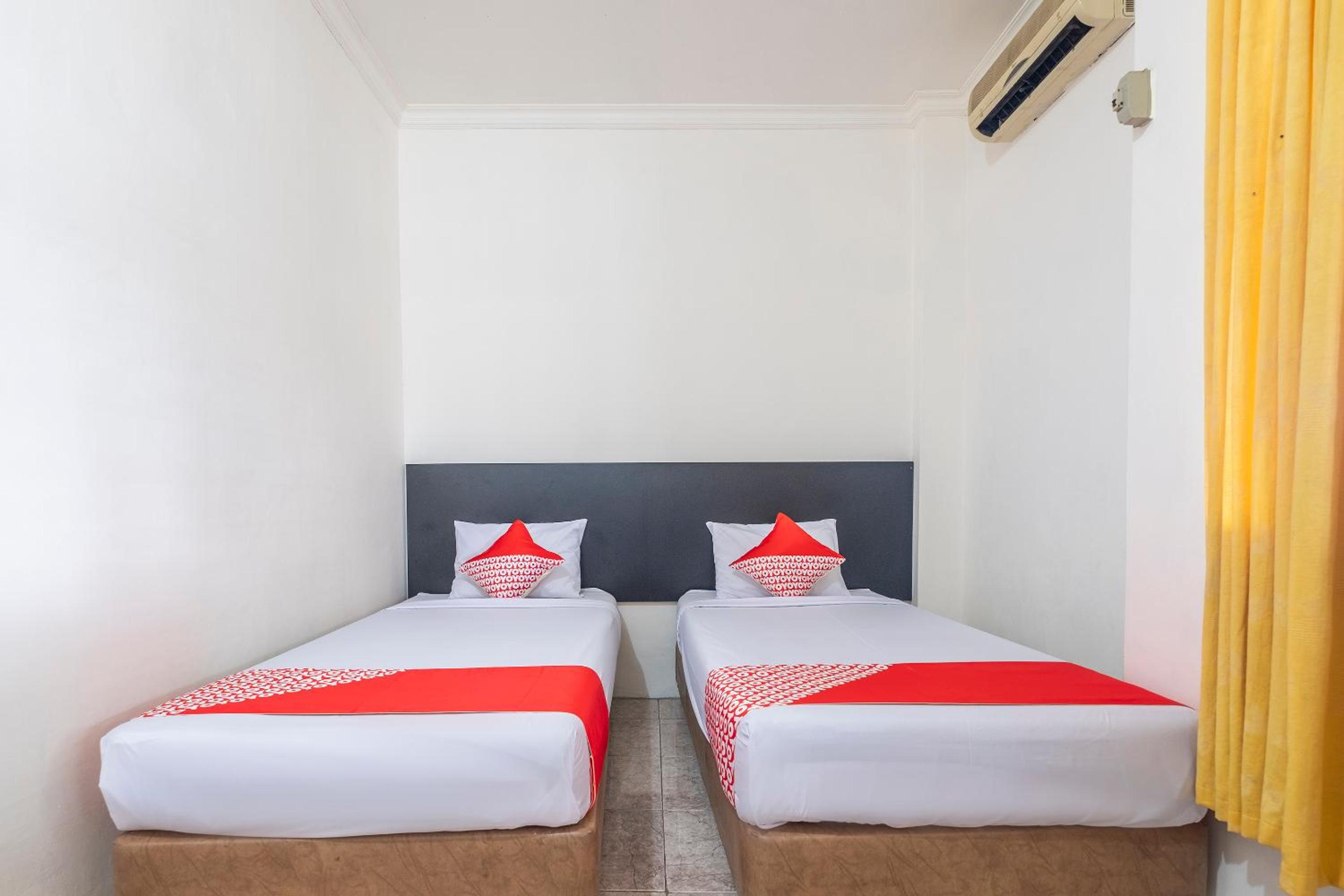 Standard Twin Room - Photo 7