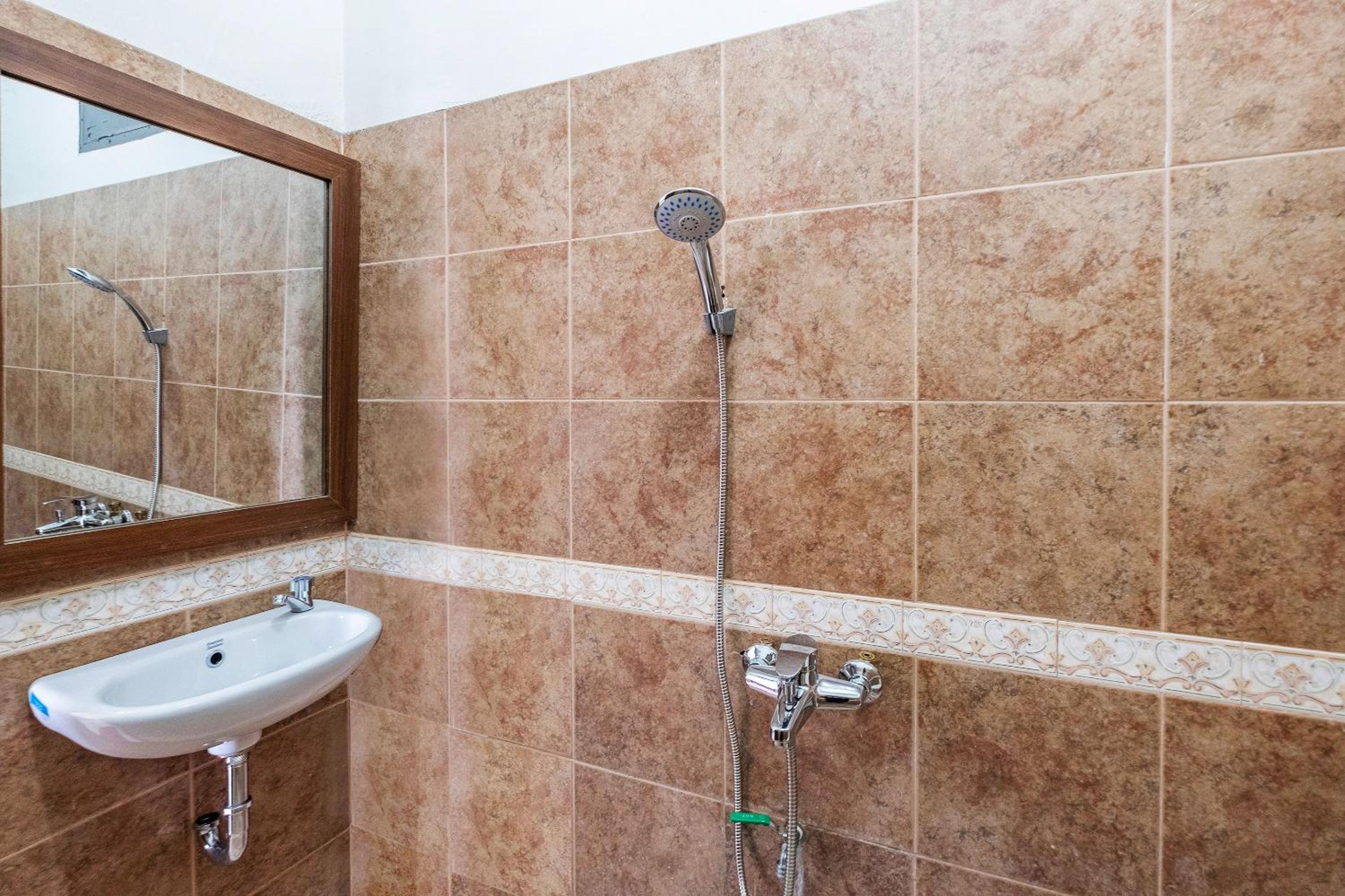 Standard Twin Room - Photo 3