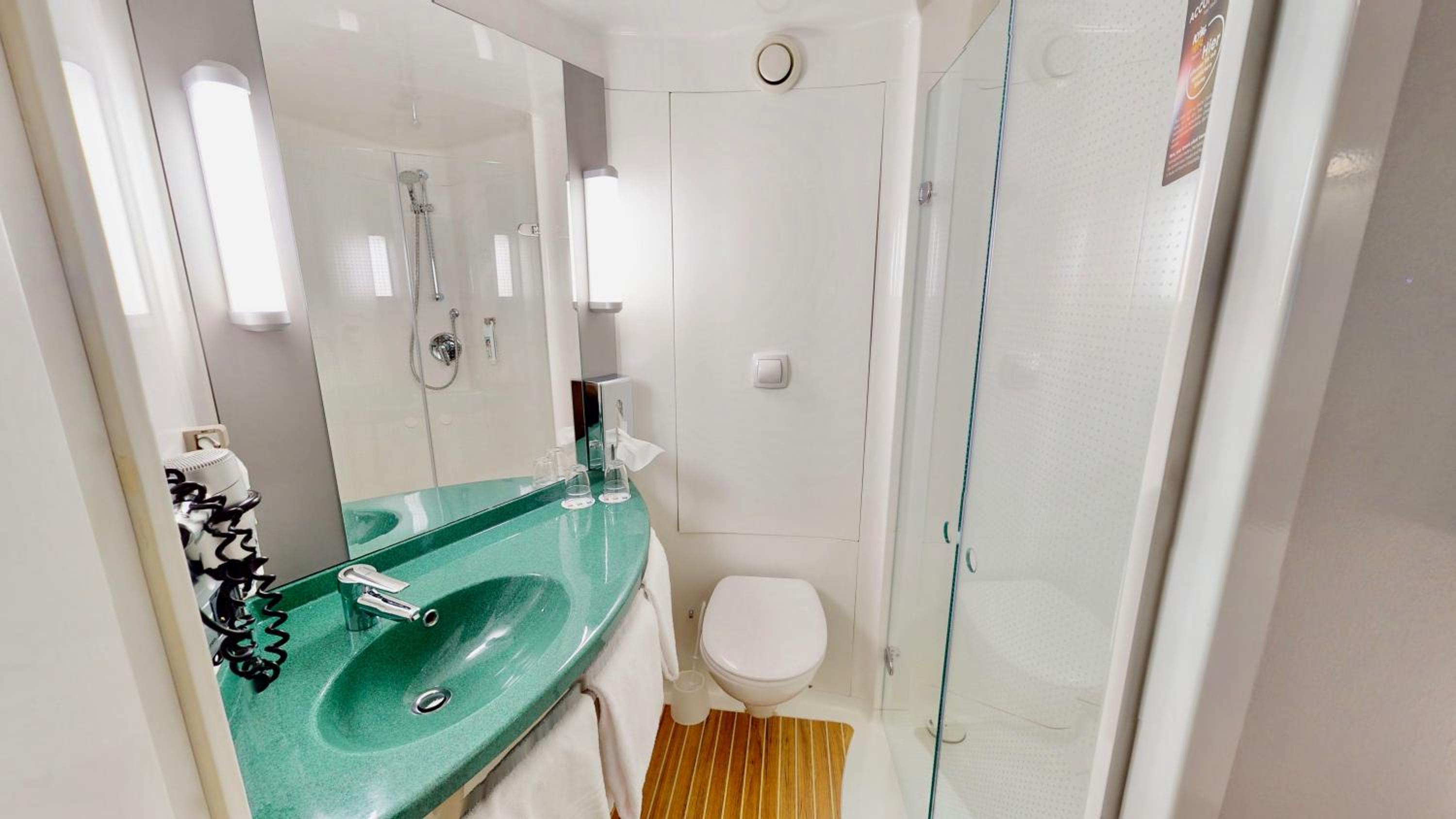 Standard Double Room - Photo 5