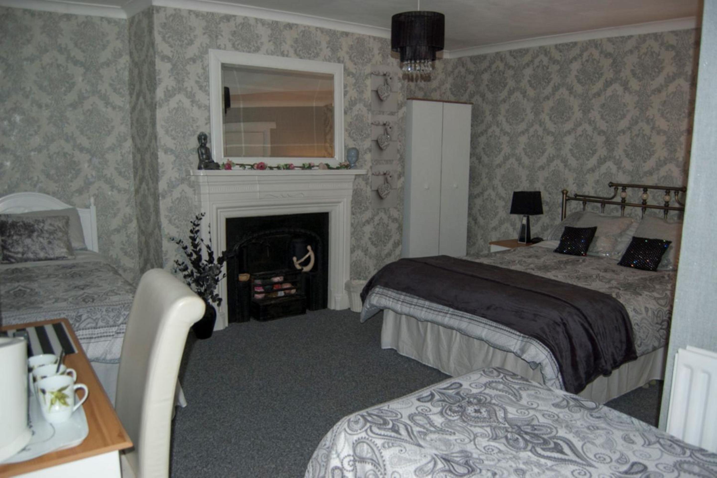 Standard Triple Room - Photo 2