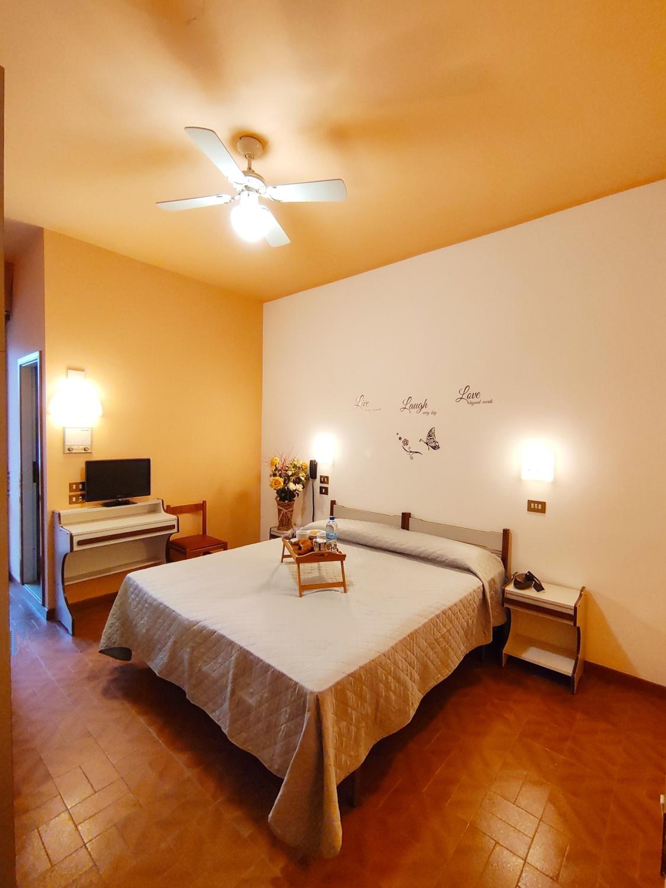 Standard Double or Twin Room photo 1