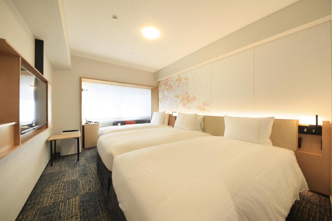 Corner Twin Room (3 adults) photo 2
