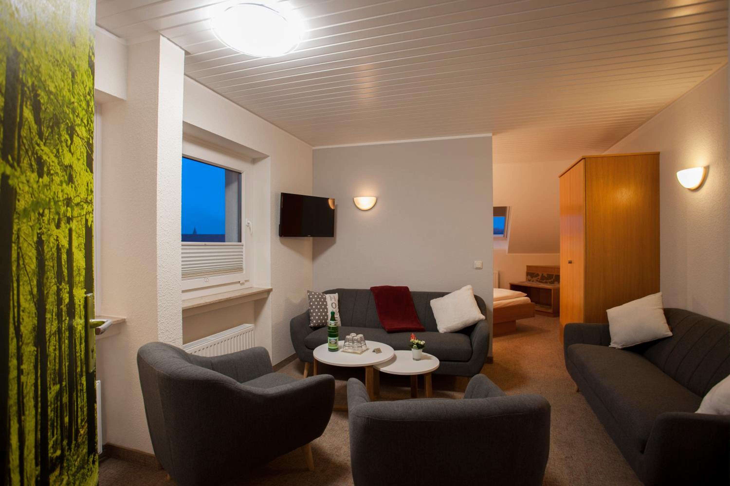 Large Family Room photo 1
