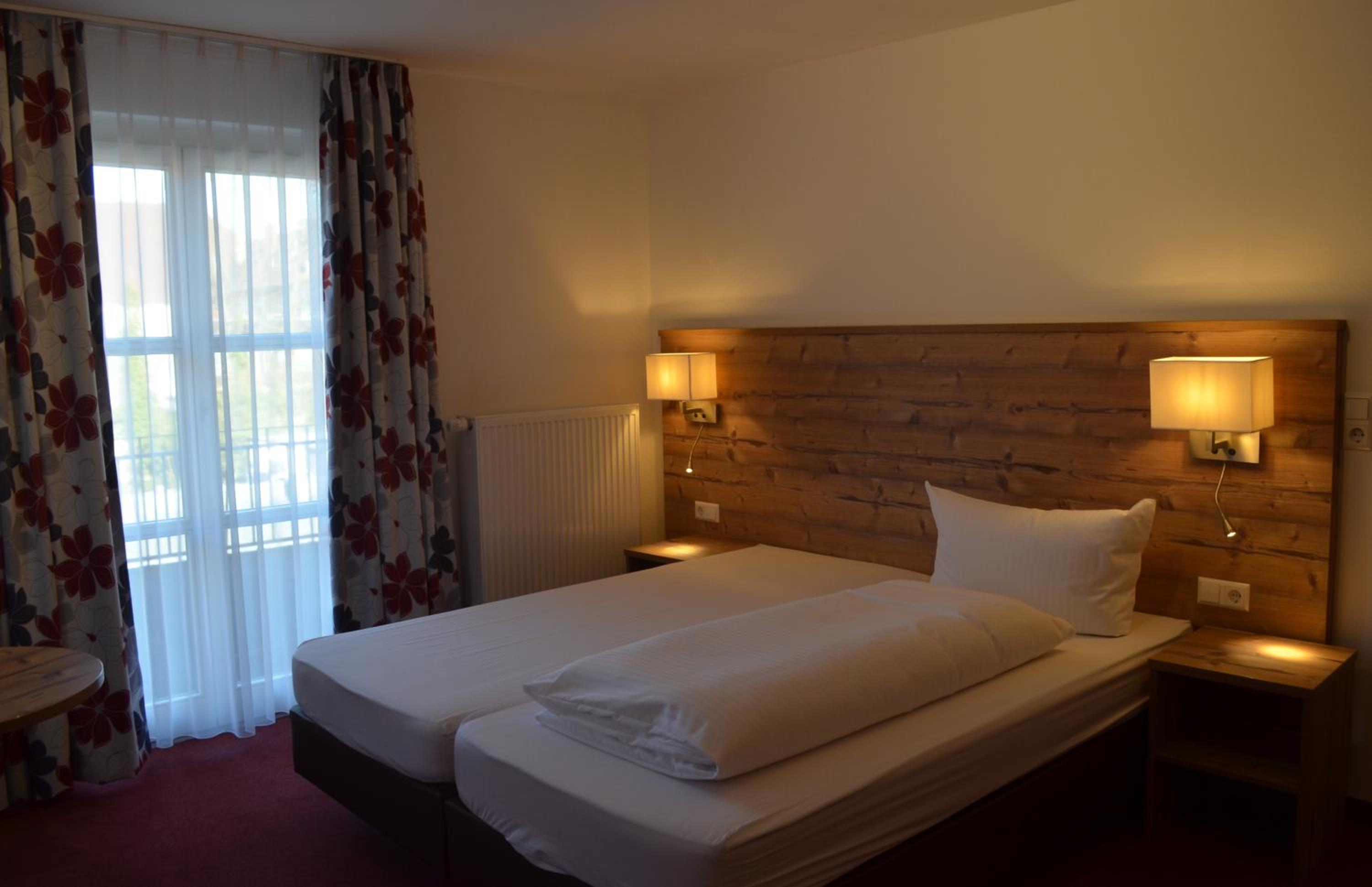 Budget Double Room - Photo 1
