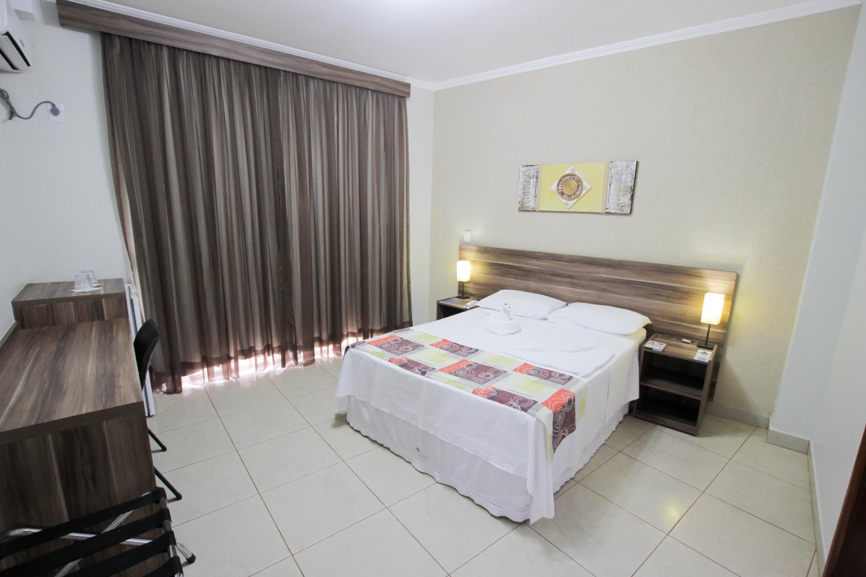 Deluxe Double Room with Balcony - Photo 4