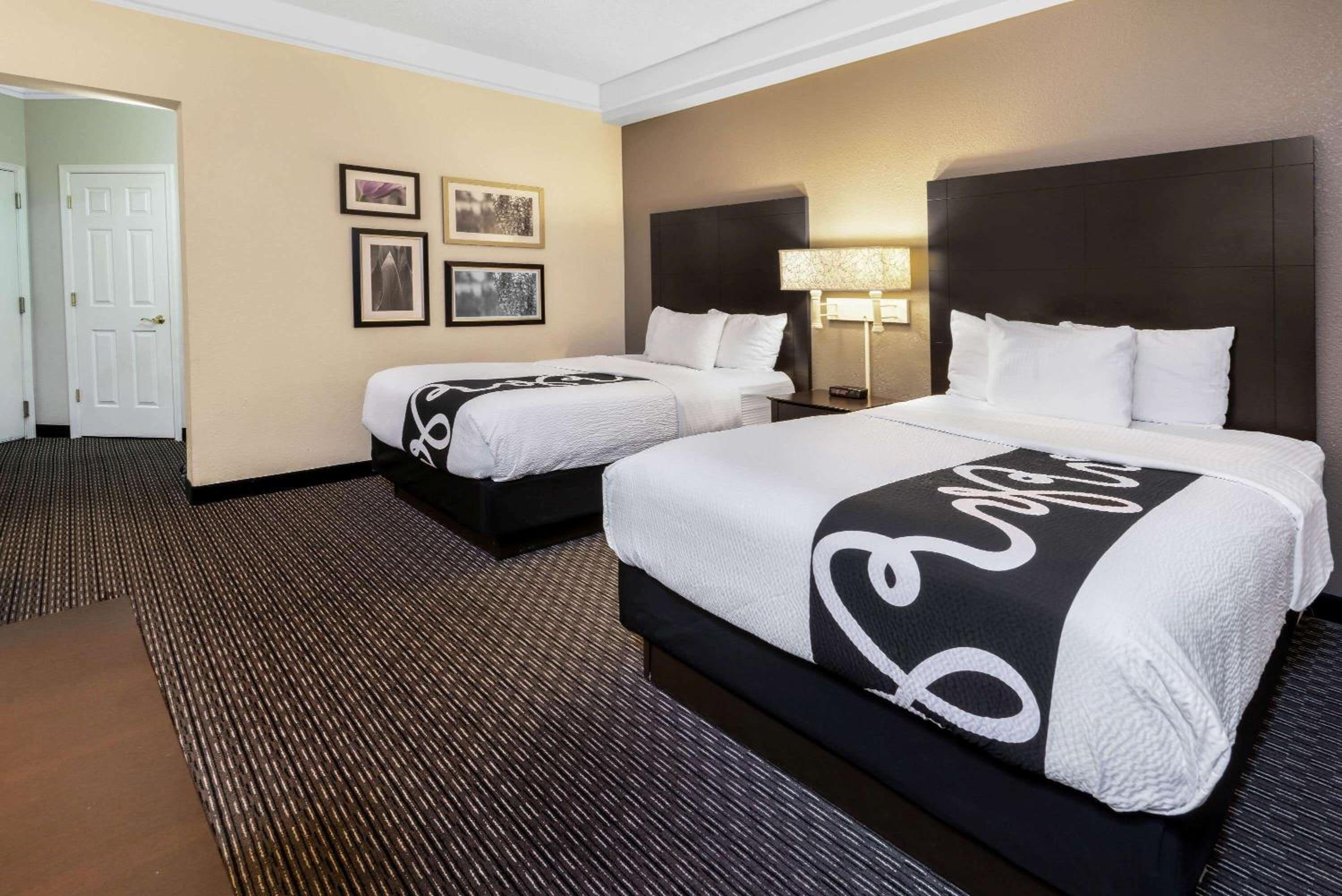 Double Room with Two Double Beds - Photo 1
