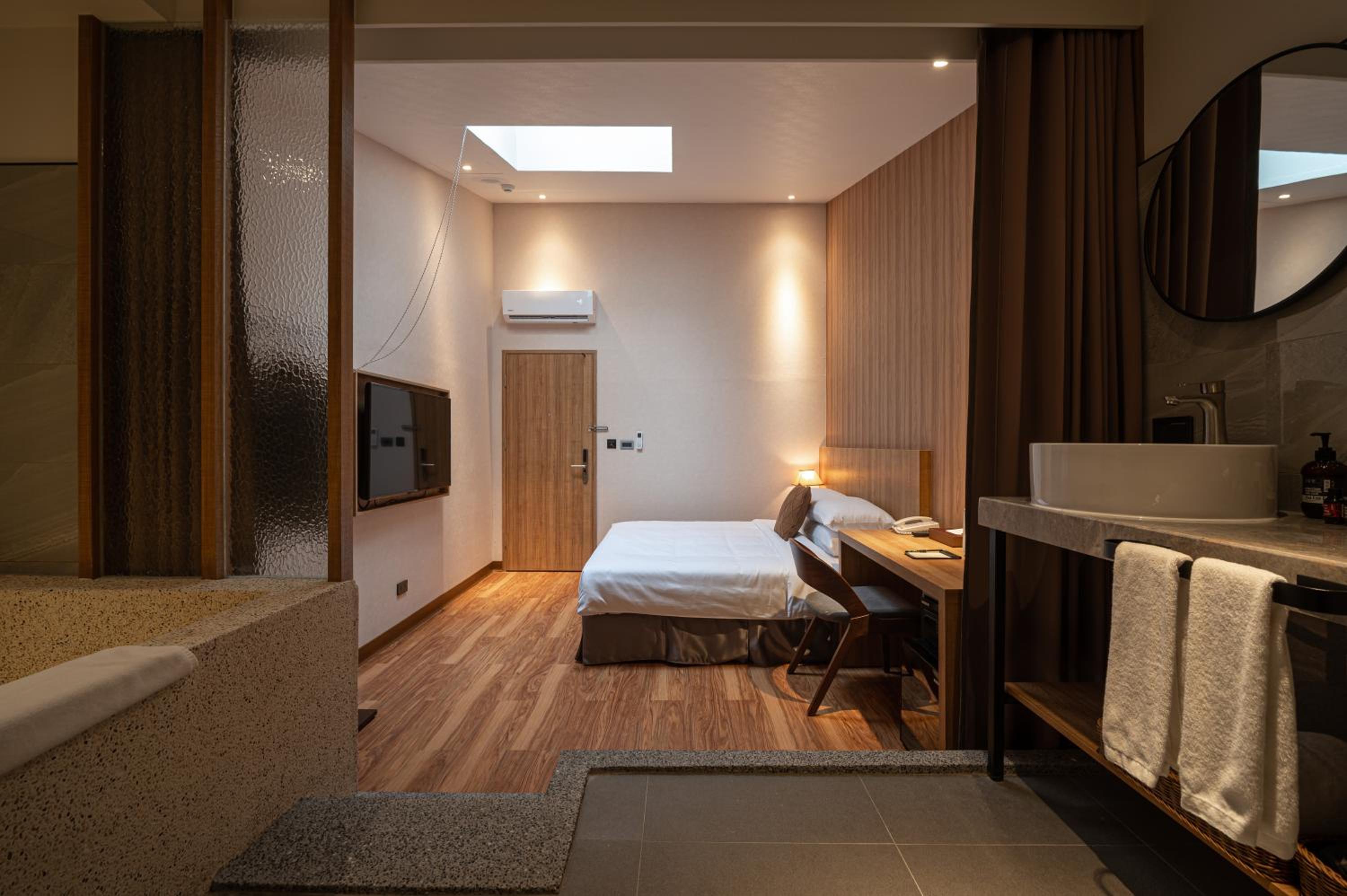 Superior Suite - Photo 4