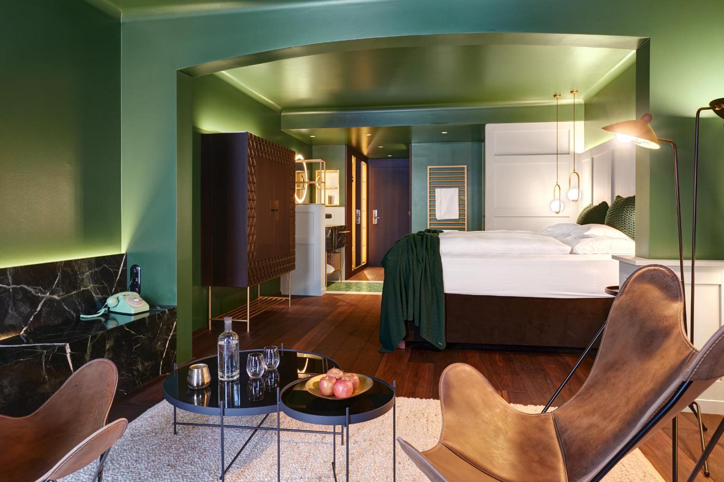 Superior Double Room with Lake View - Photo 1