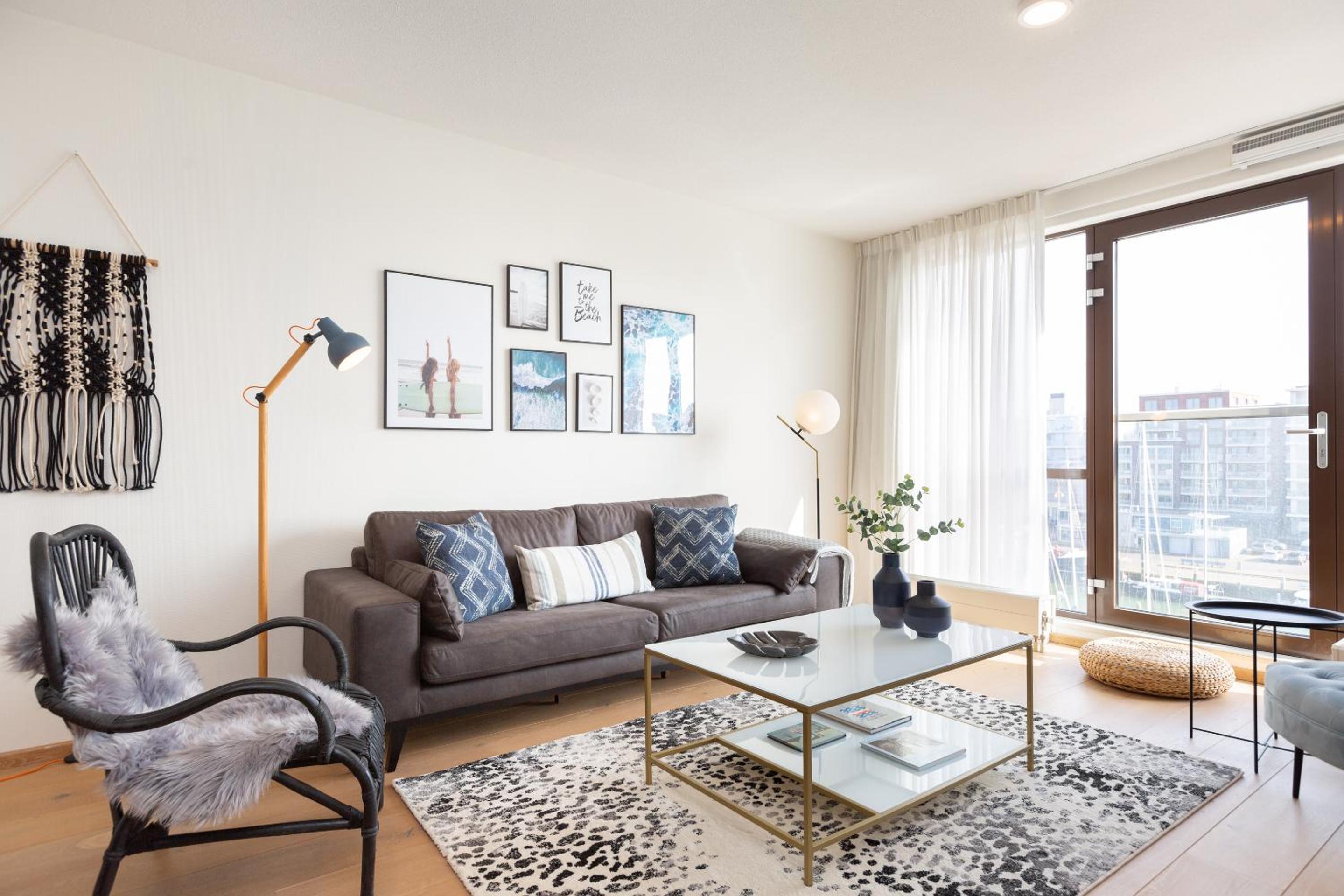 One bedroom apartment with harbourview 28C