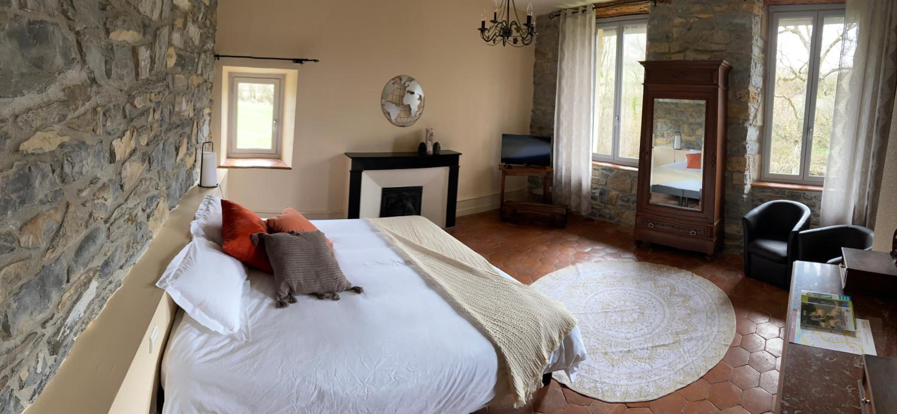 Deluxe Queen Room - Photo 3