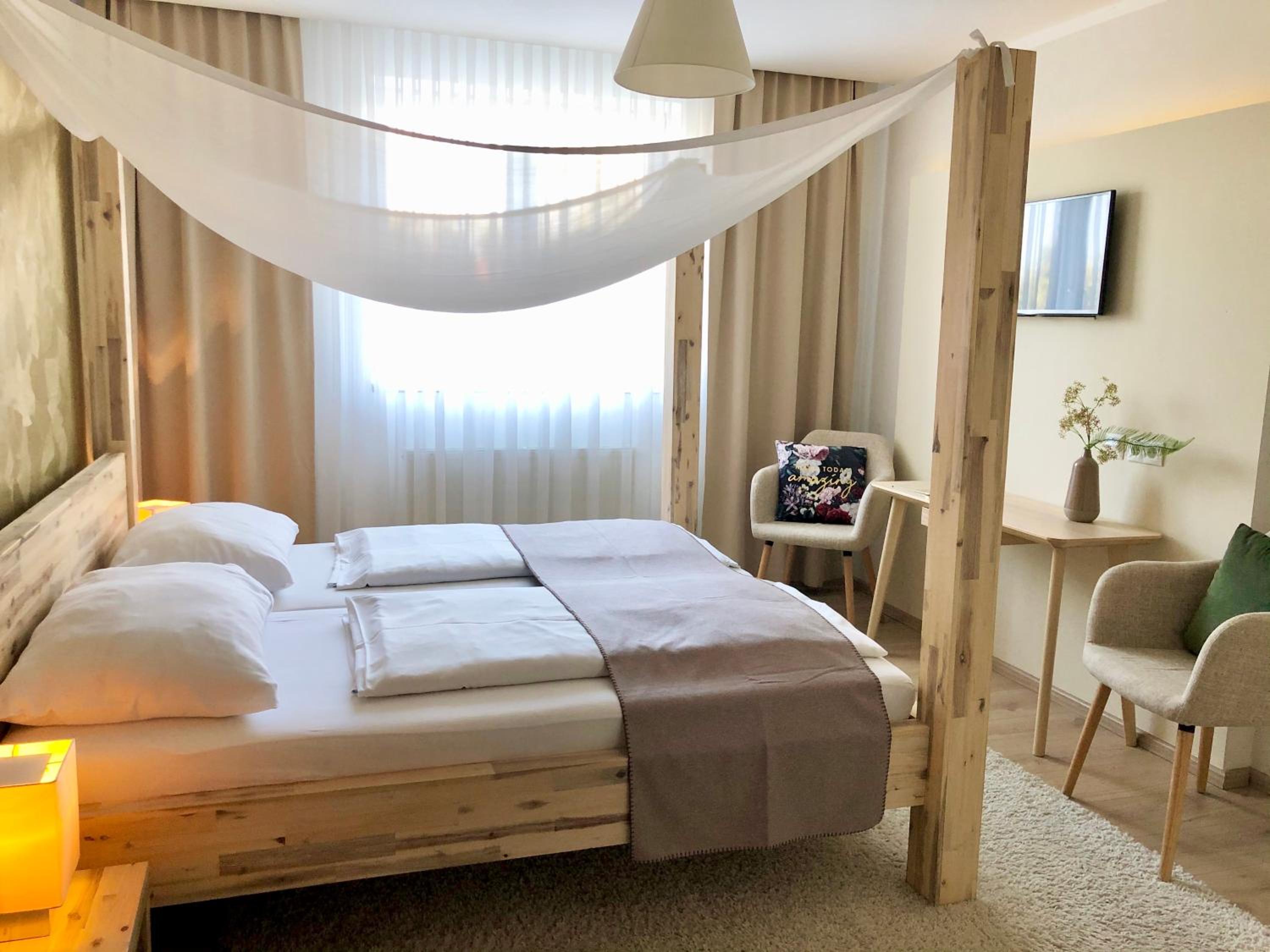 Double Room - Photo 16