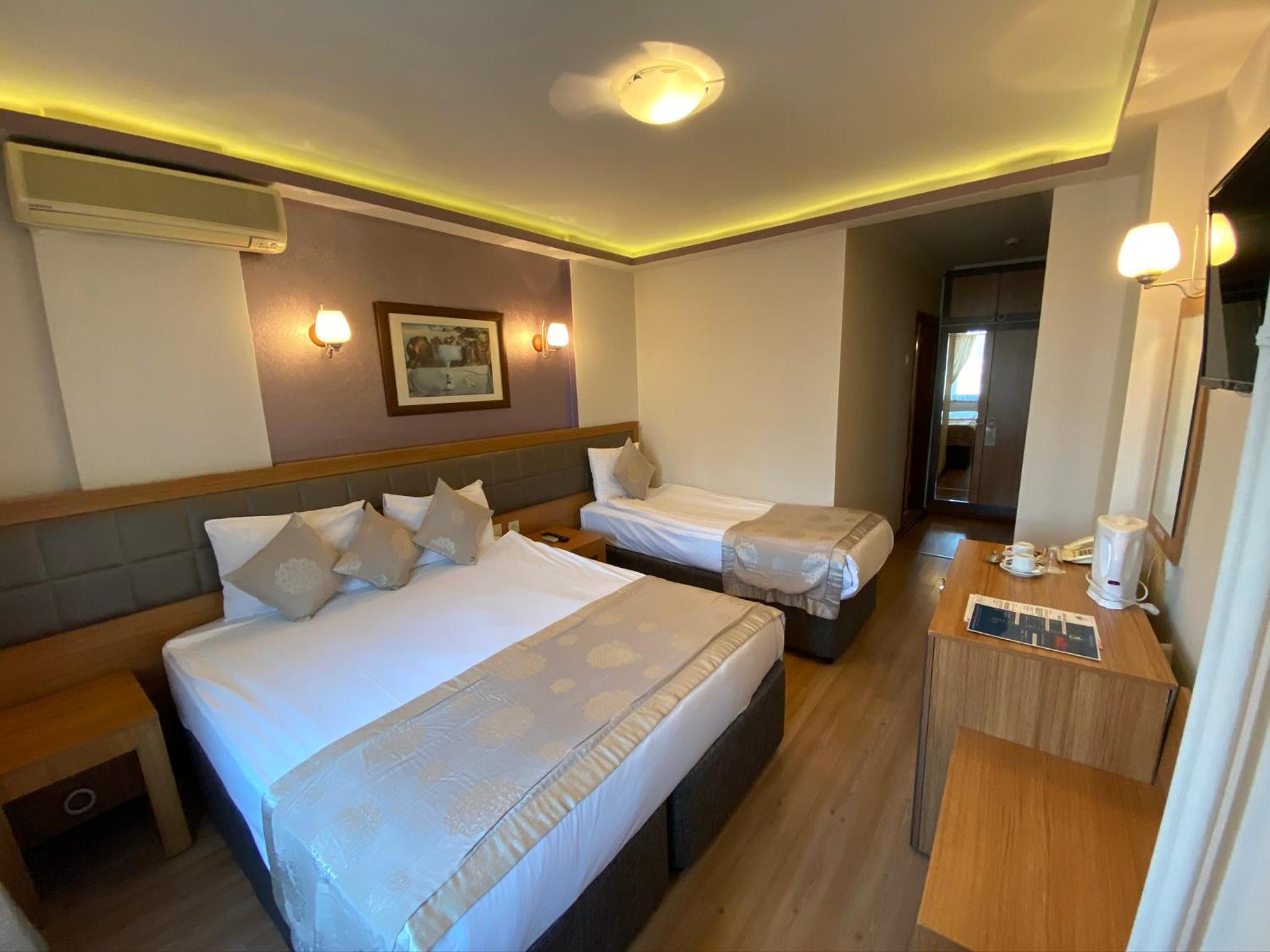 Standard Twin Room - Photo 1