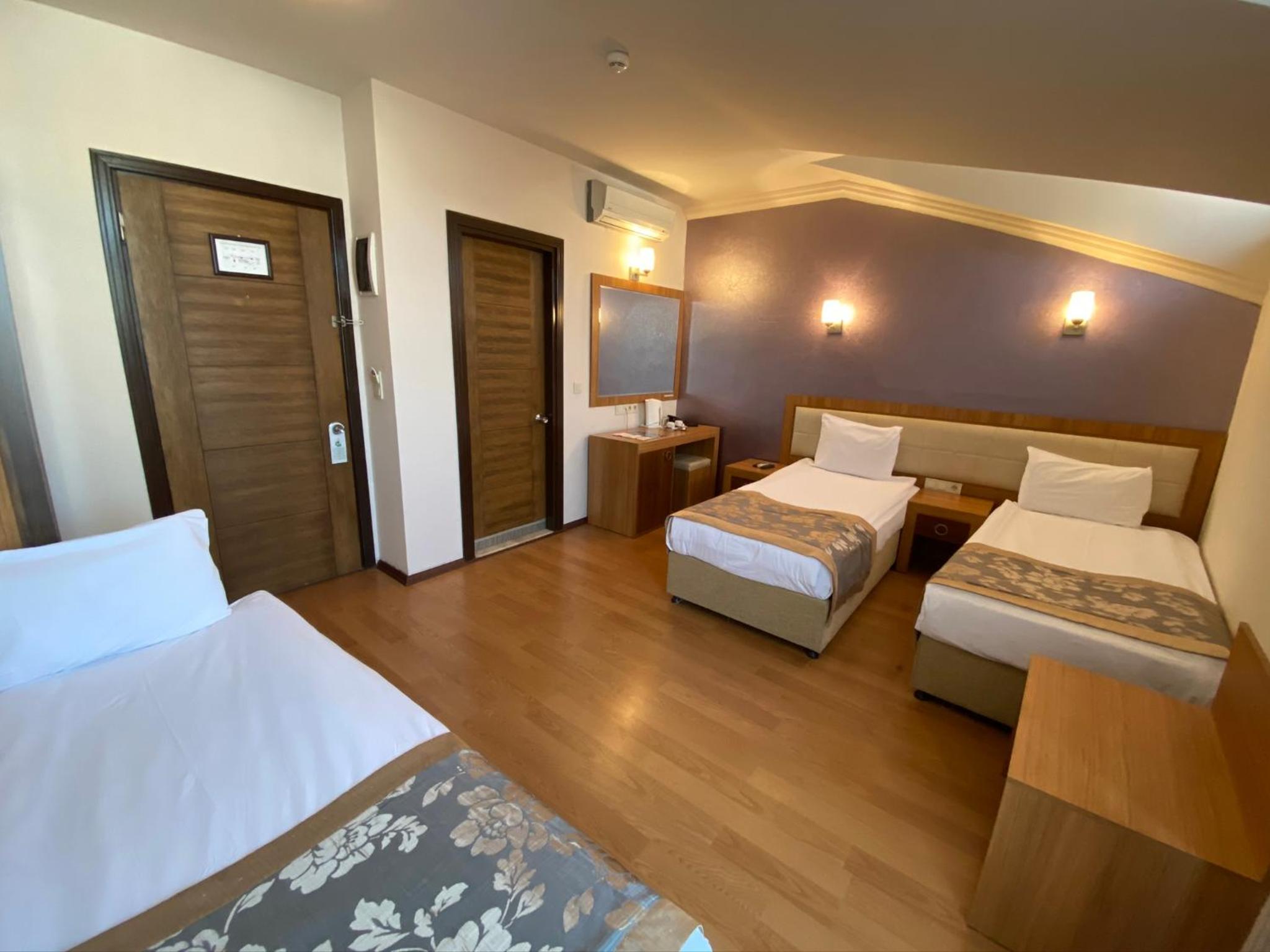 Superior Triple Room - Photo 1
