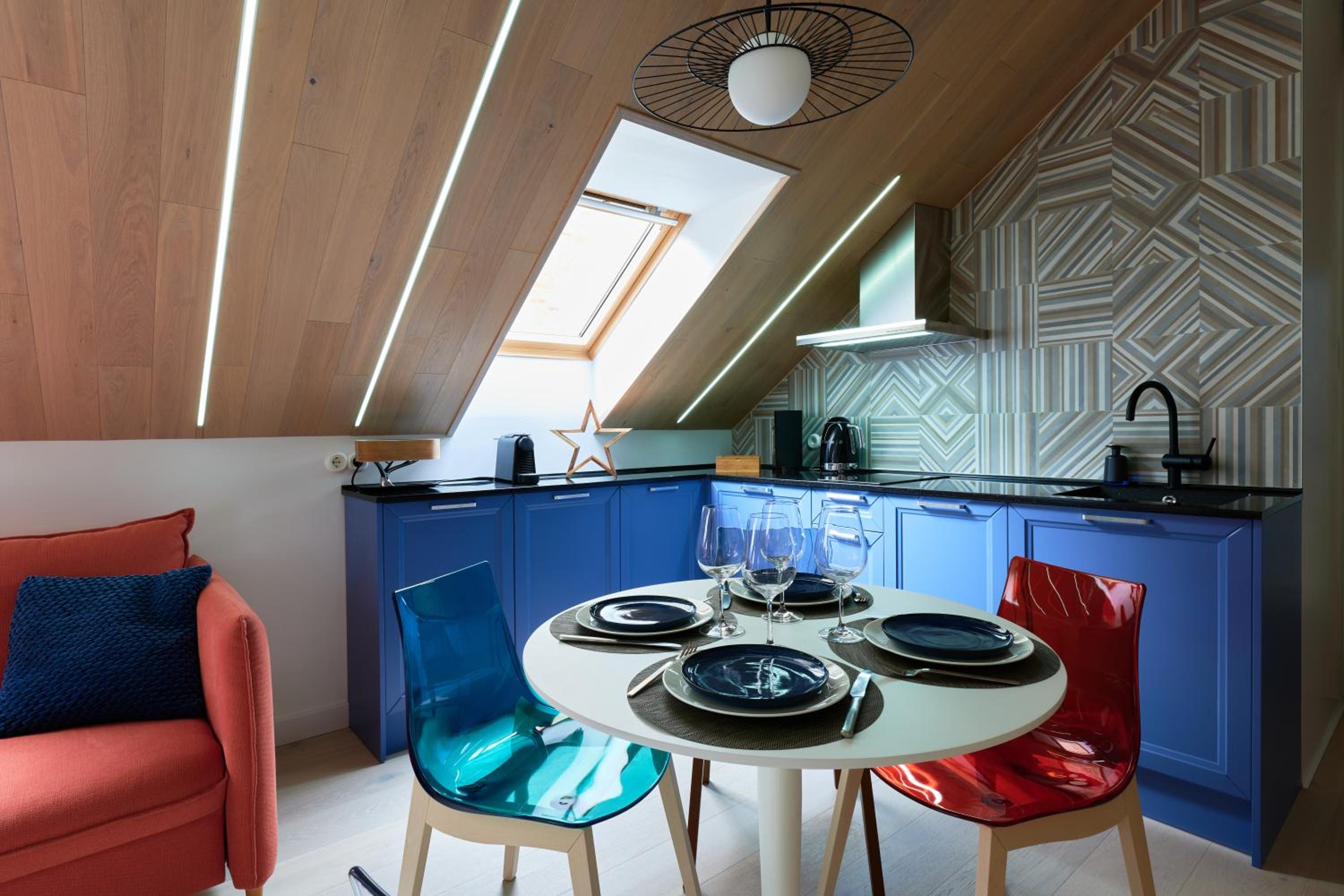 Apartment with Terrace - Photo 8
