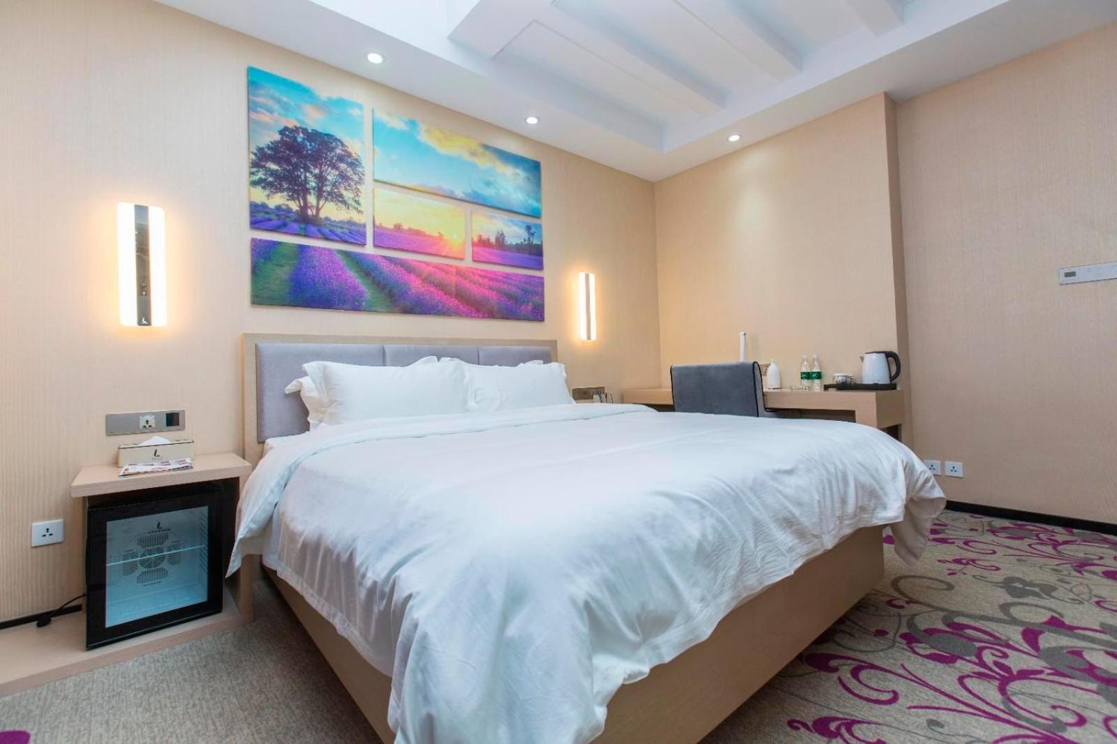 Deluxe King size bed Room photo 1