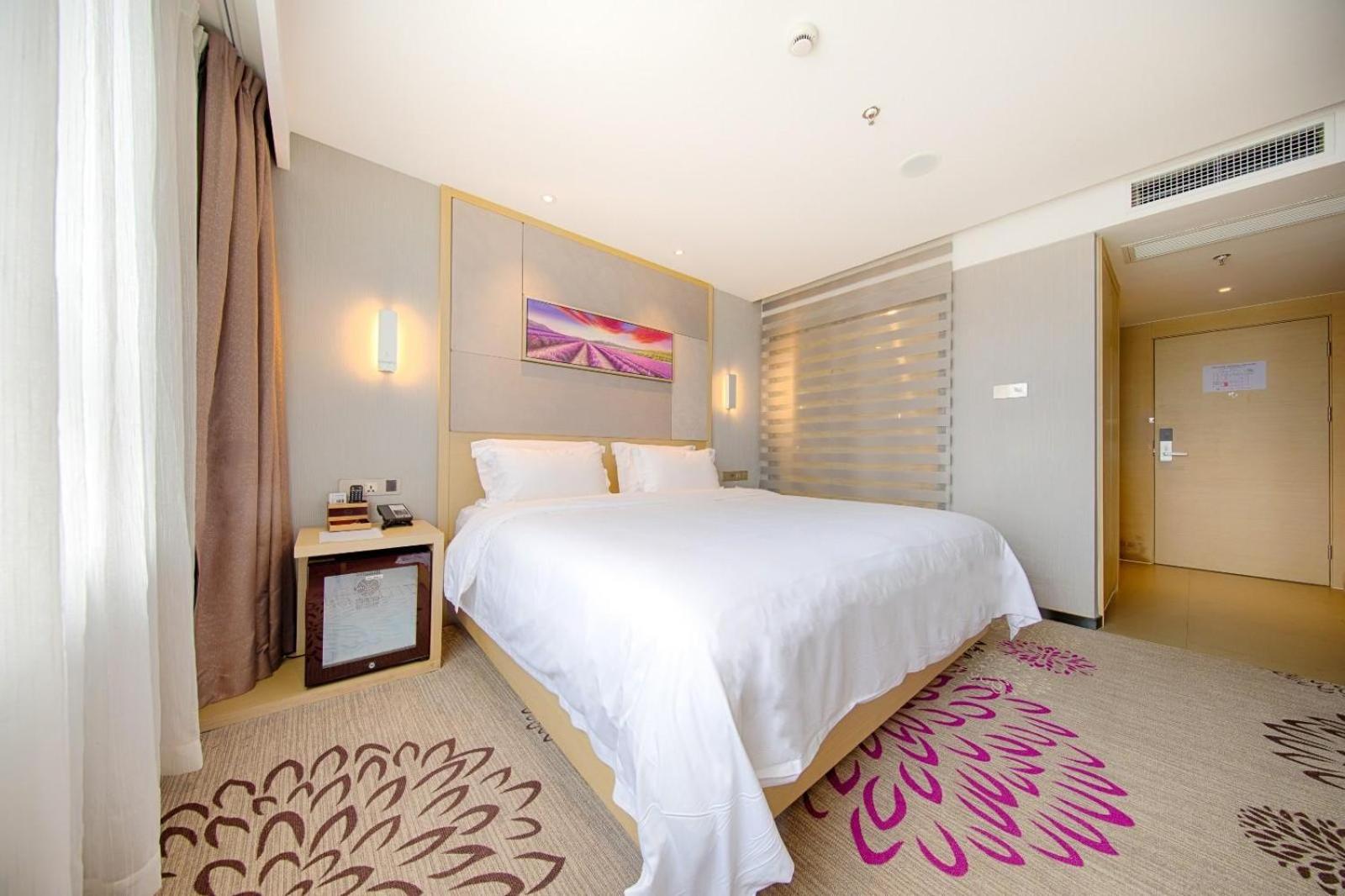 Deluxe King size bed Room
