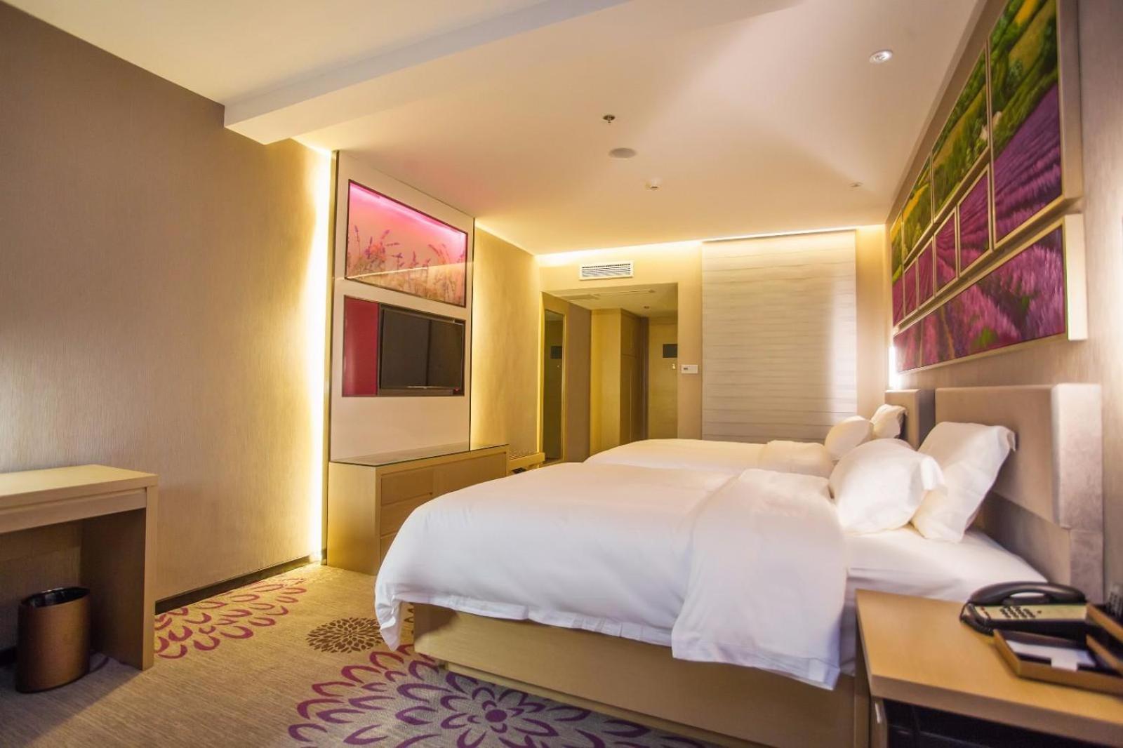 Deluxe Twin Bed Room